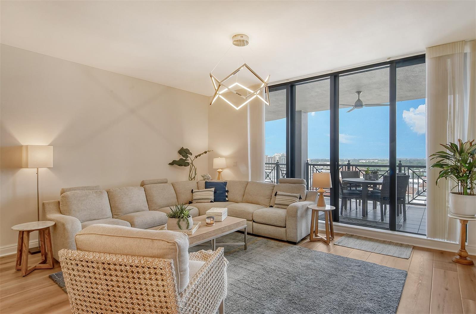 50 CENTRAL AVE #15B, SARASOTA, FL, 34236