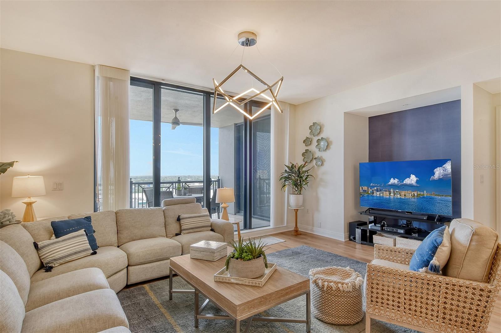 50 CENTRAL AVE #15B, SARASOTA, FL, 34236