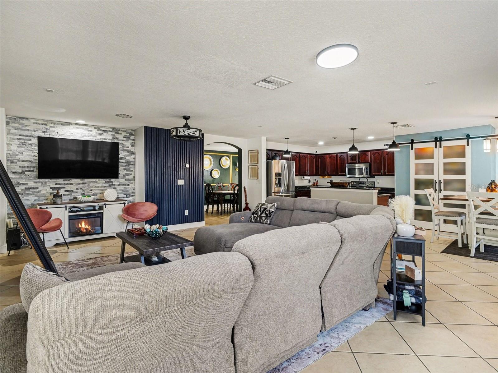 12123 FERN BLOSSOM DR, GIBSONTON, FL, 33534