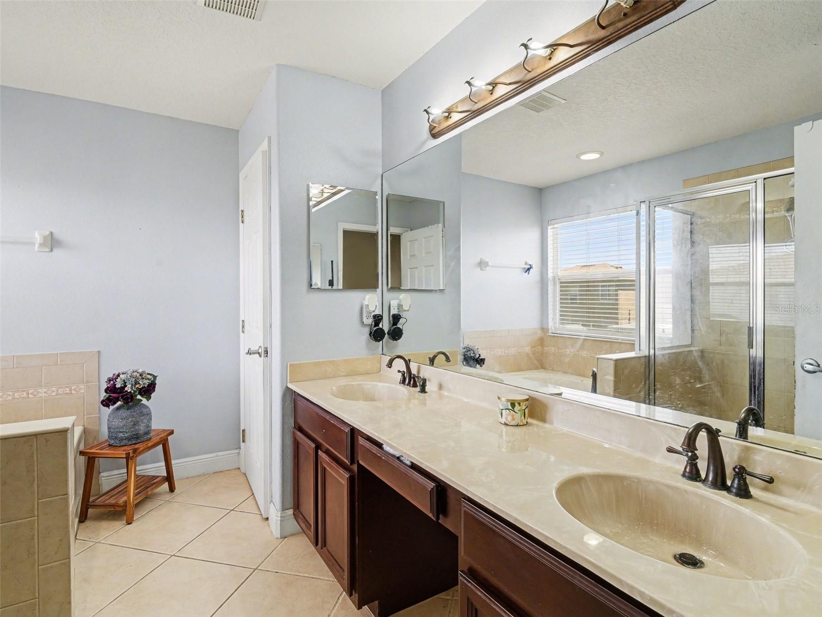 12123 FERN BLOSSOM DR, GIBSONTON, FL, 33534