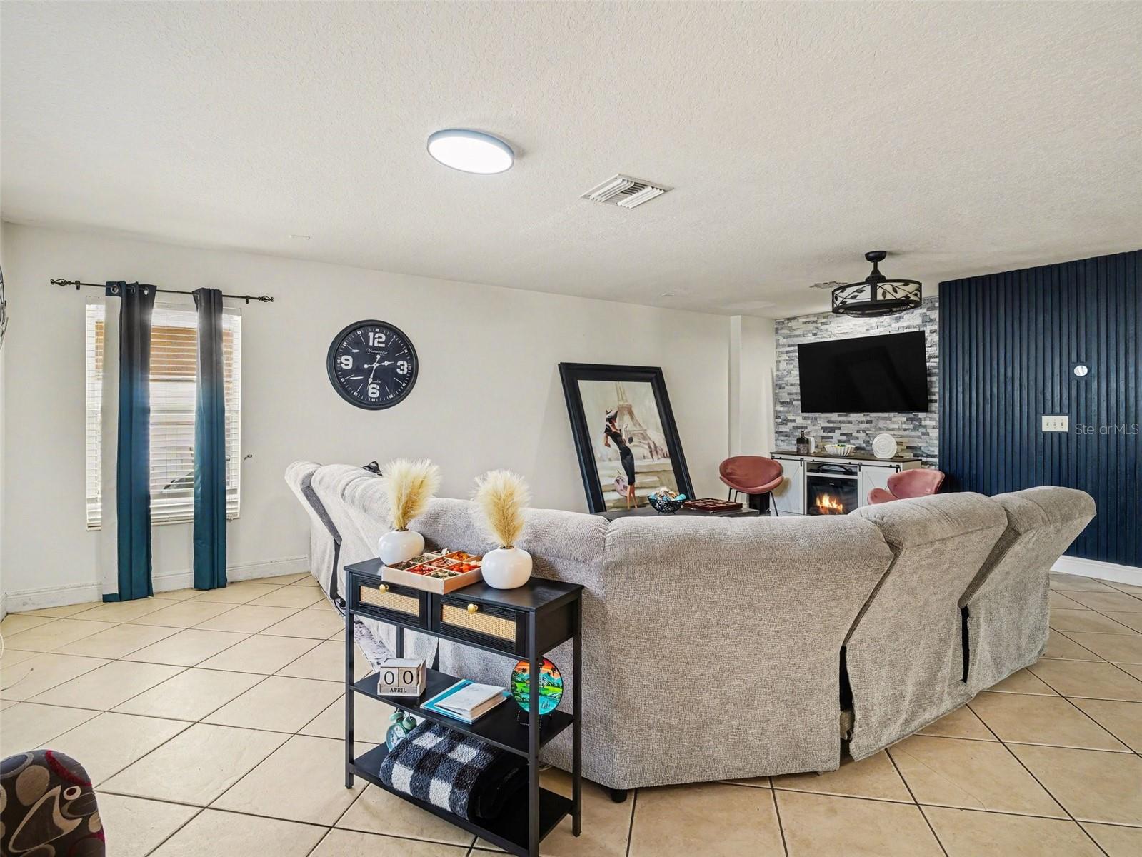 12123 FERN BLOSSOM DR, GIBSONTON, FL, 33534