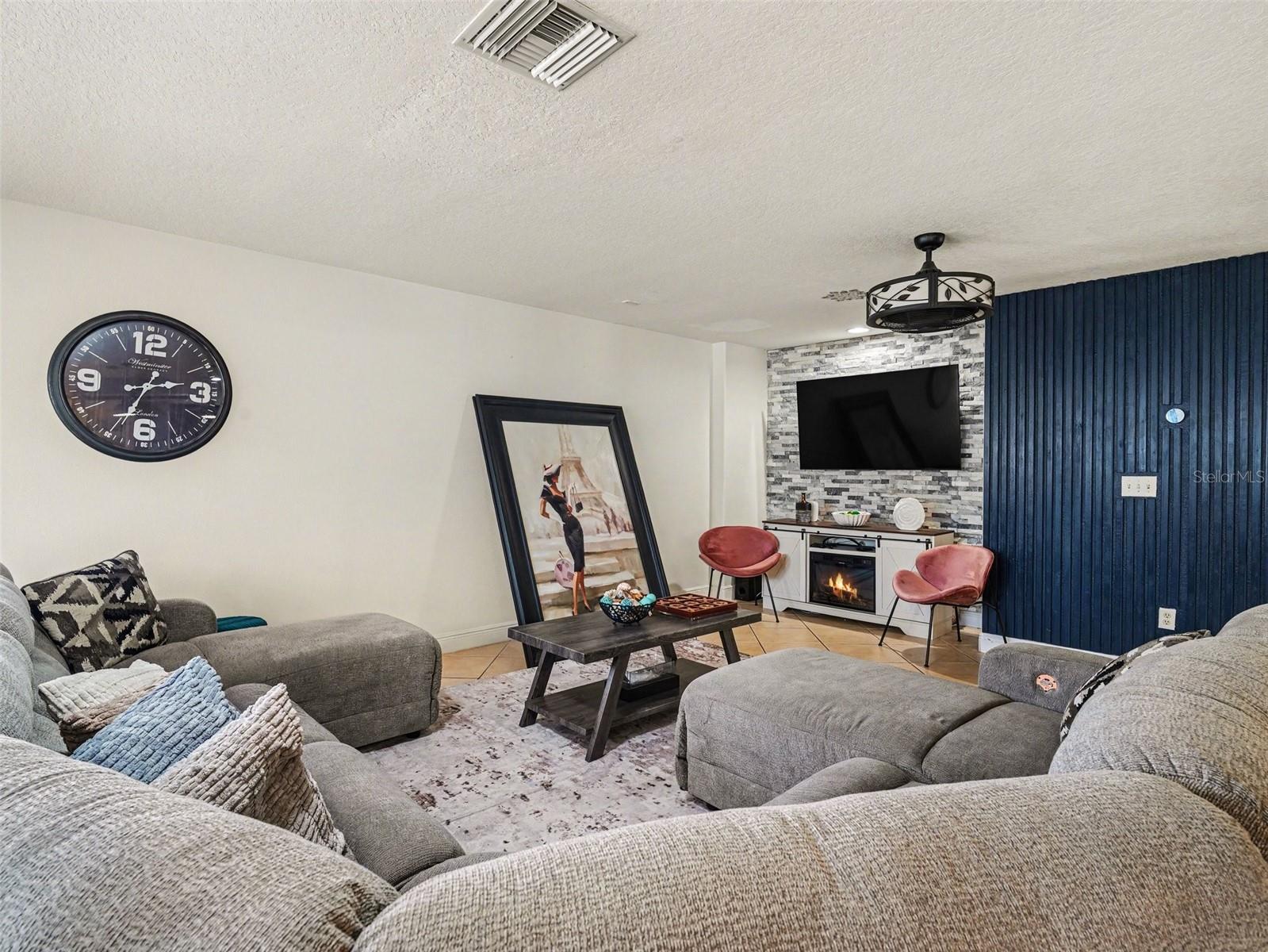 12123 FERN BLOSSOM DR, GIBSONTON, FL, 33534