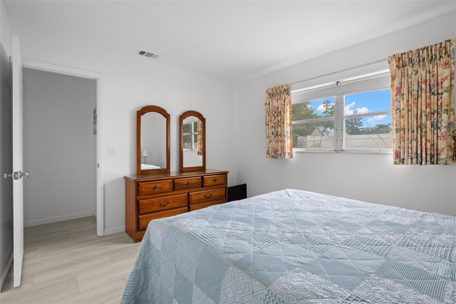 616 HERITAGE LN #B, LARGO, FL, 33770