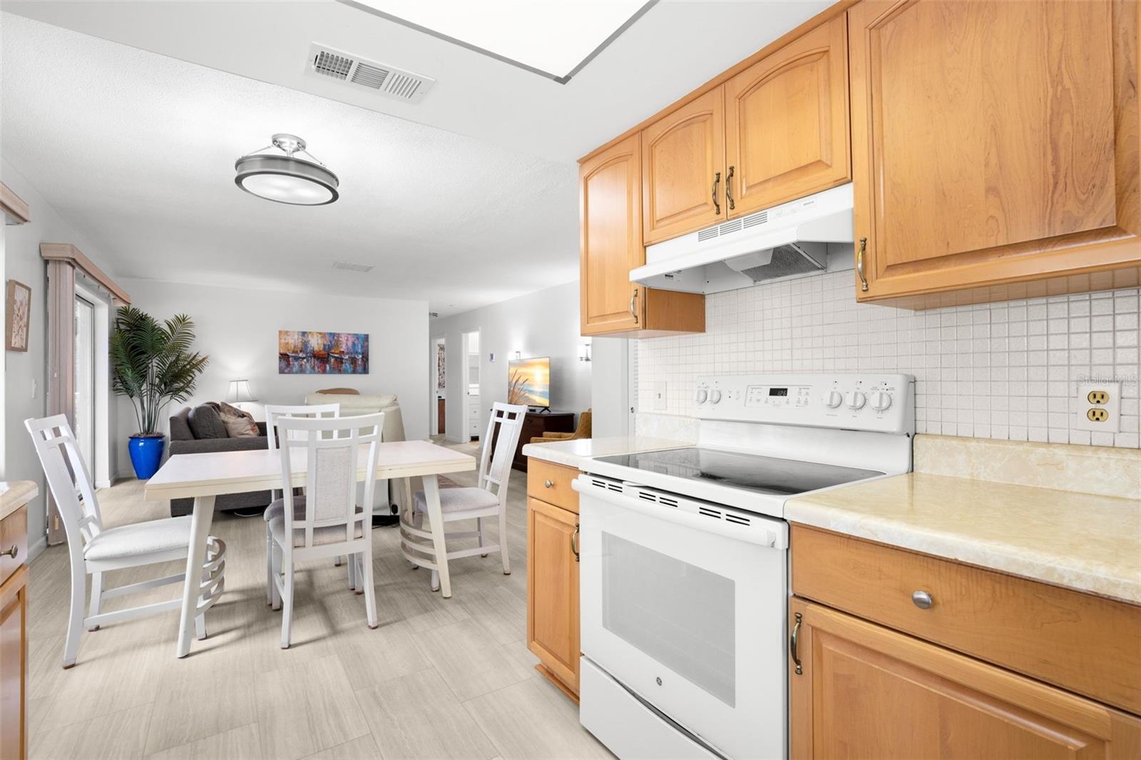 616 HERITAGE LN #B, LARGO, FL, 33770