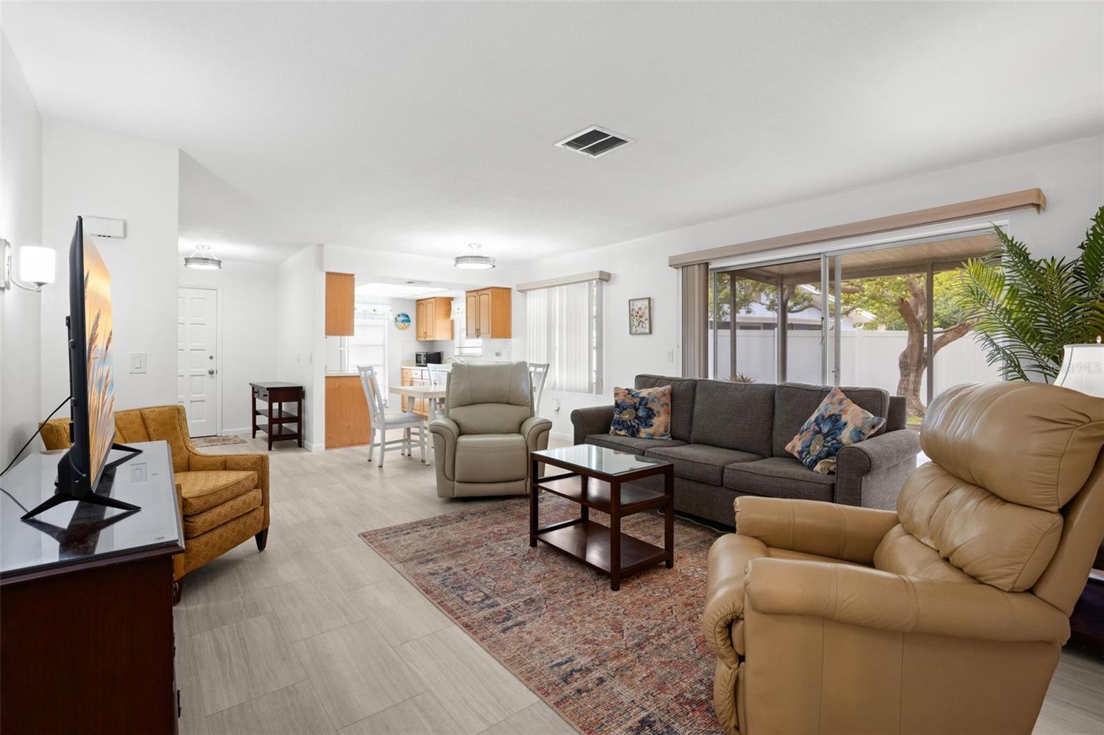 616 HERITAGE LN #B, LARGO, FL, 33770