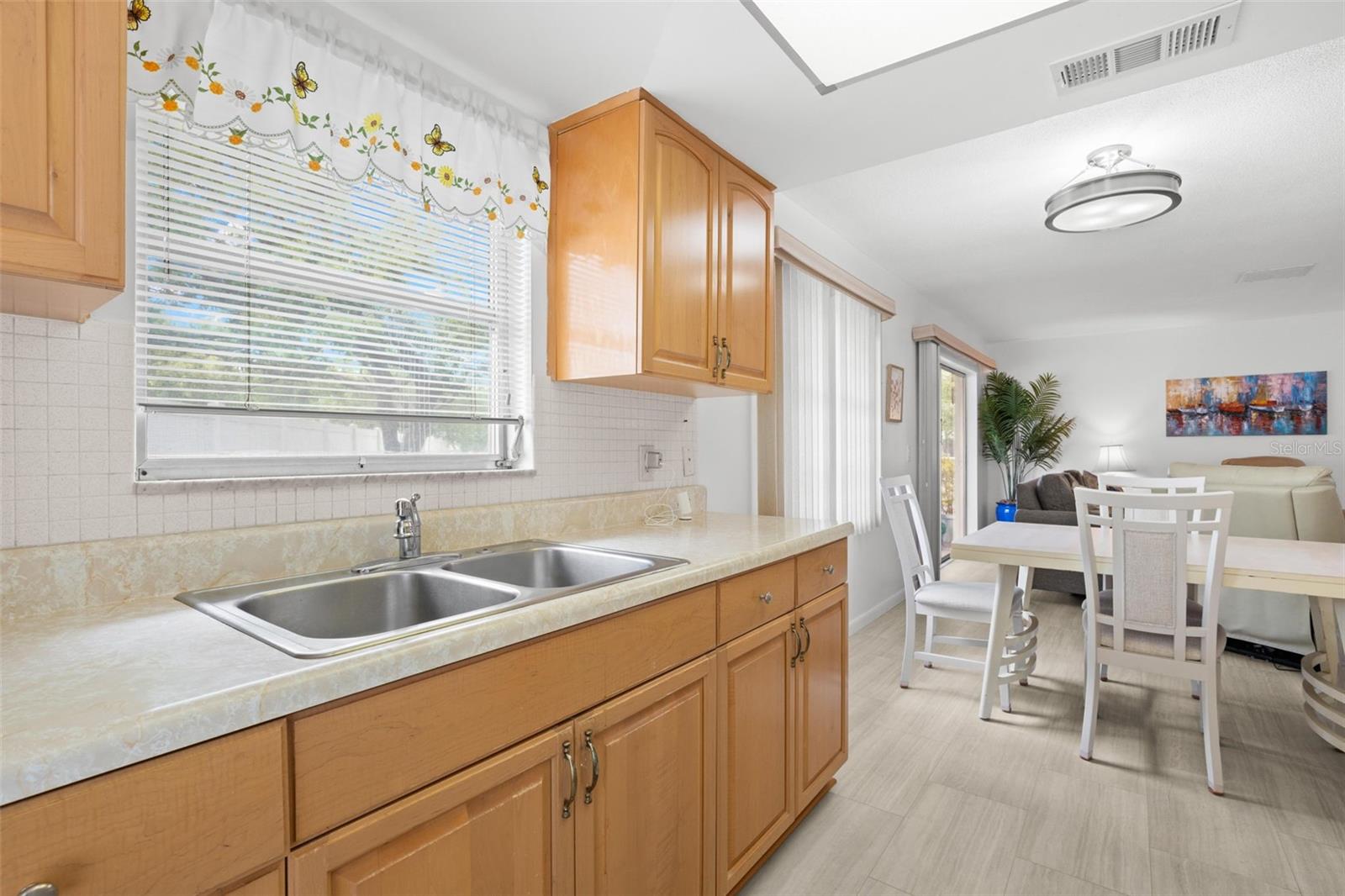 616 HERITAGE LN #B, LARGO, FL, 33770