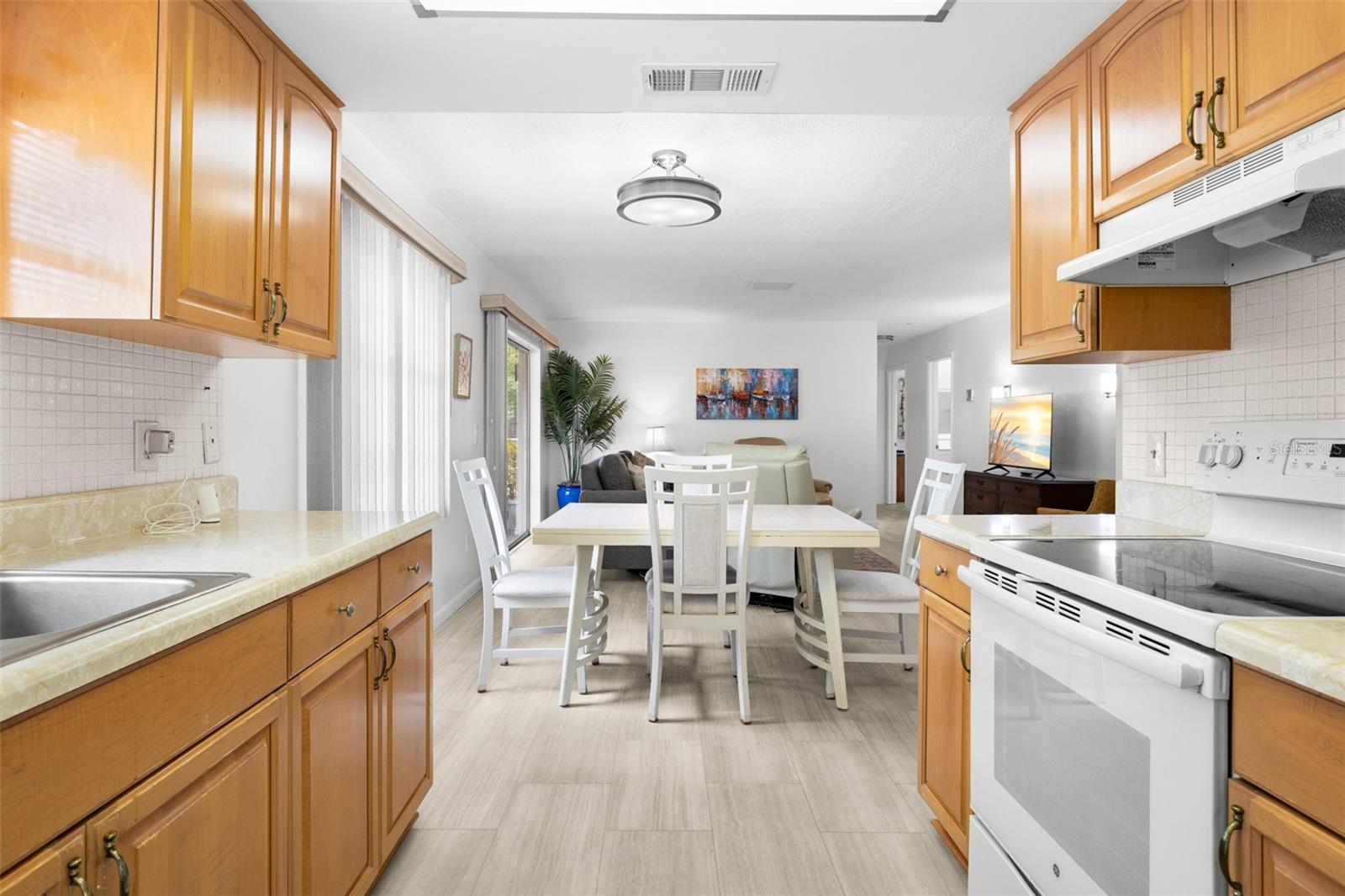 616 HERITAGE LN #B, LARGO, FL, 33770