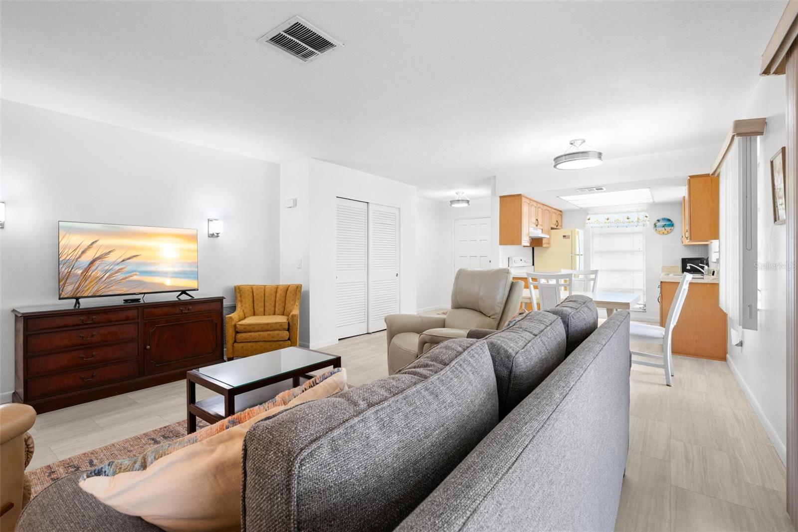 616 HERITAGE LN #B, LARGO, FL, 33770