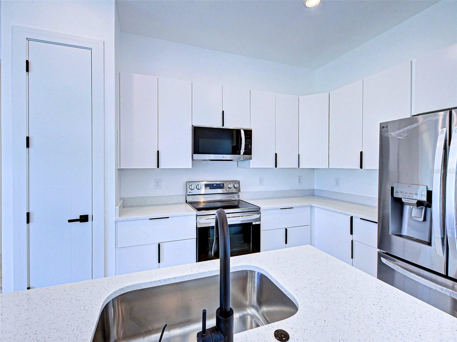 165 INGRAM BLVD, ROTONDA WEST, FL, 33947