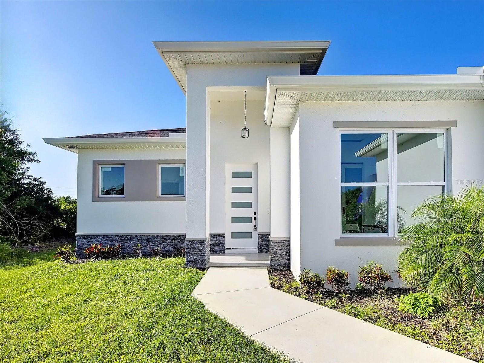 165 INGRAM BLVD, ROTONDA WEST, FL, 33947