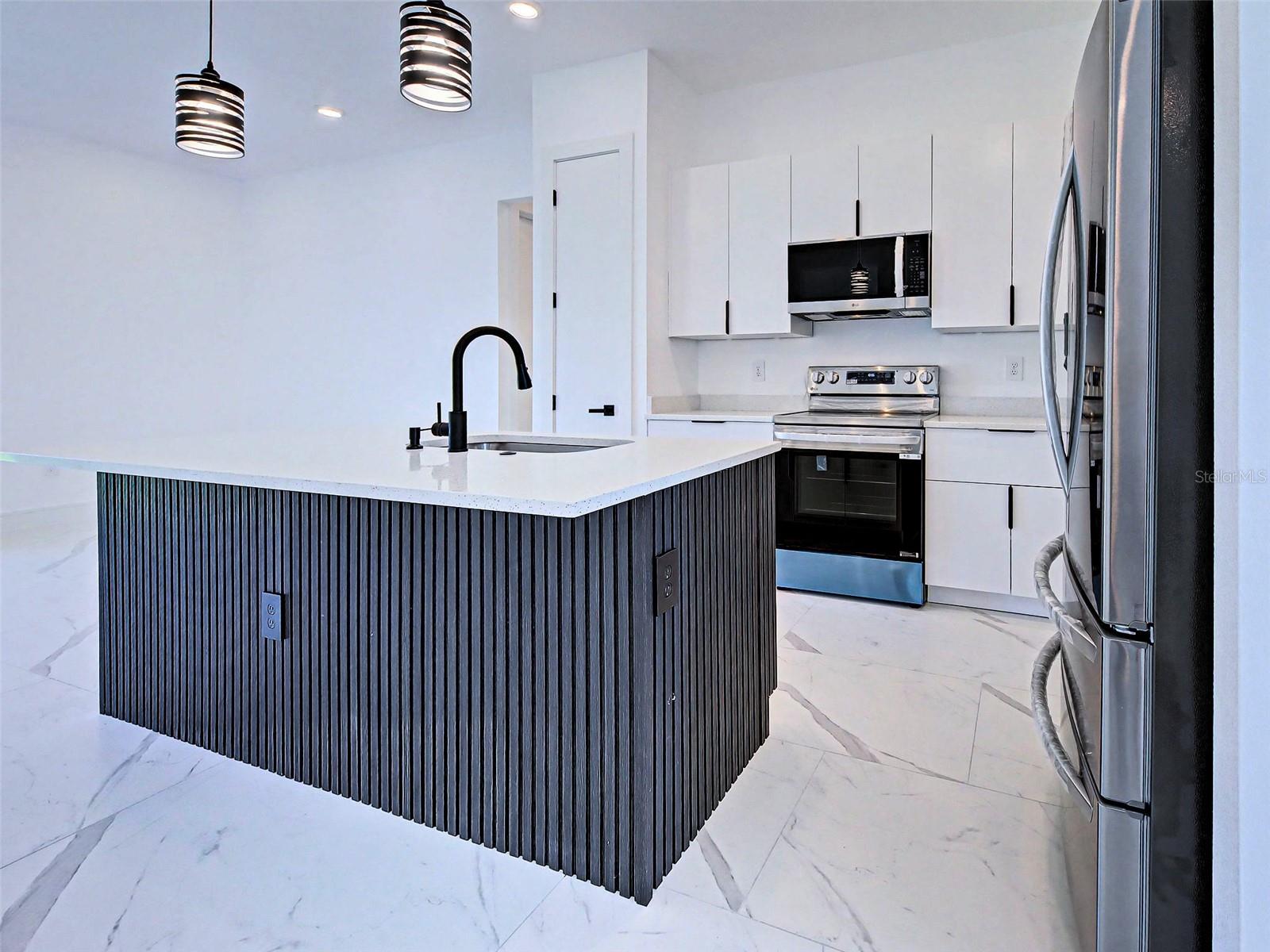 165 INGRAM BLVD, ROTONDA WEST, FL, 33947