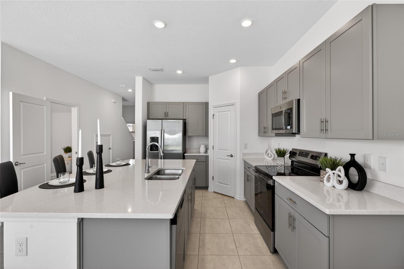 2339 ALEE LN, WESLEY CHAPEL, FL, 33543