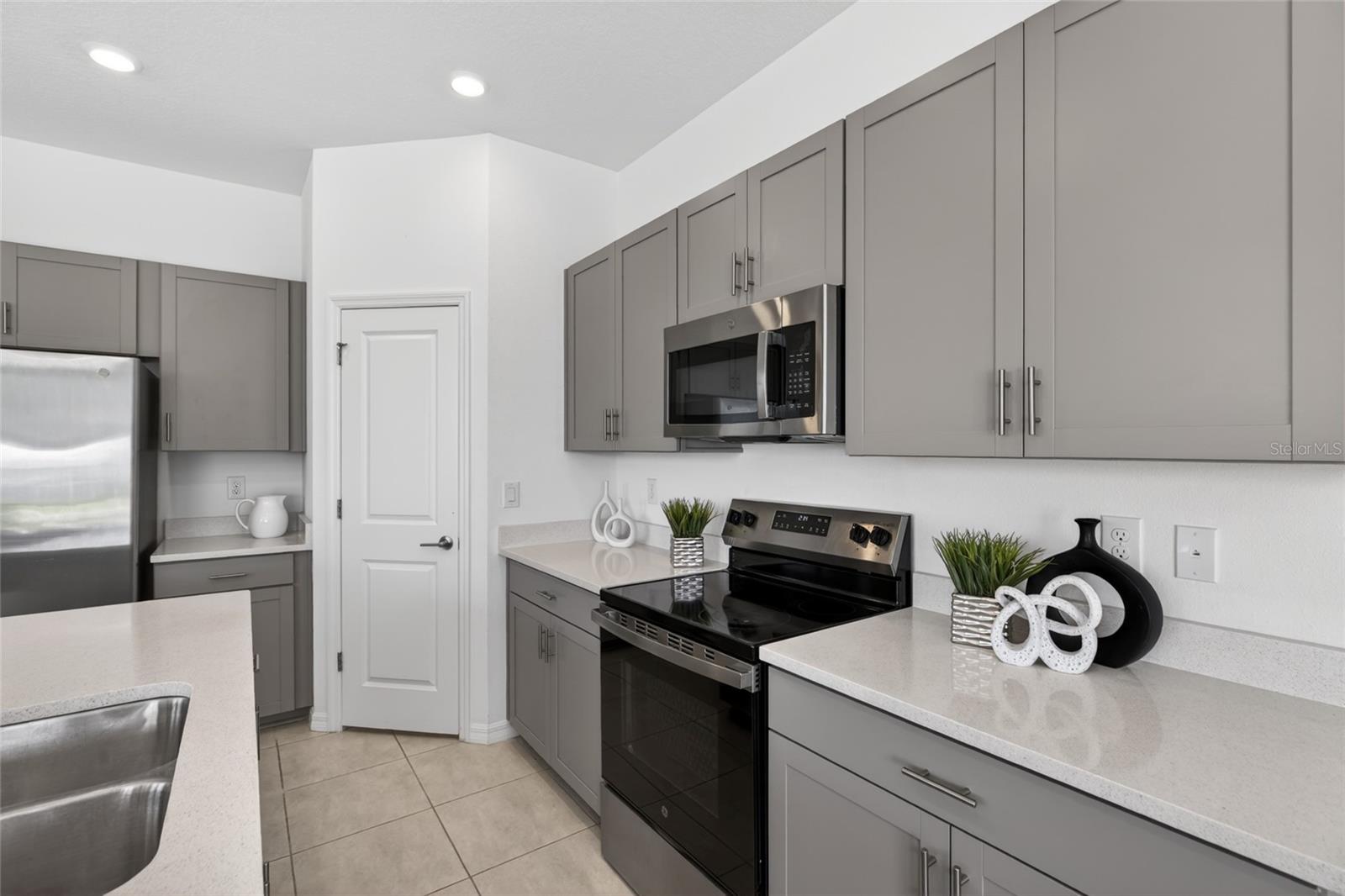 2339 ALEE LN, WESLEY CHAPEL, FL, 33543