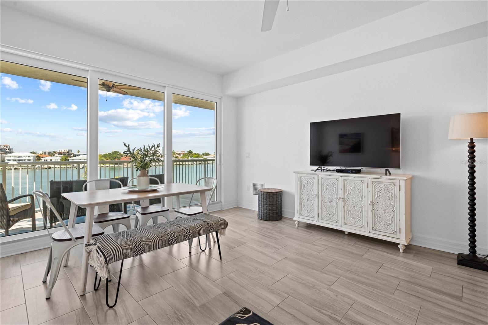 706 BAYWAY BLVD #301, CLEARWATER BEACH, FL, 33767