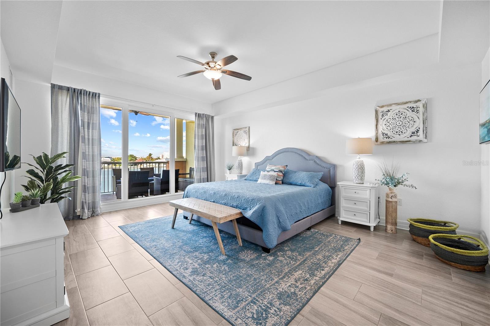 706 BAYWAY BLVD #301, CLEARWATER BEACH, FL, 33767