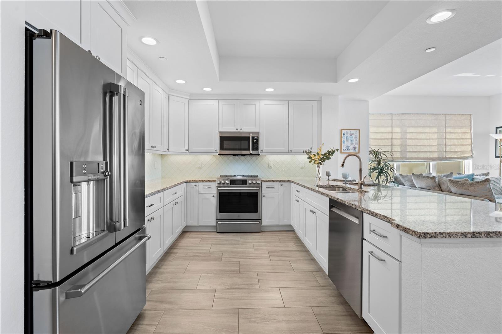 706 BAYWAY BLVD #301, CLEARWATER BEACH, FL, 33767