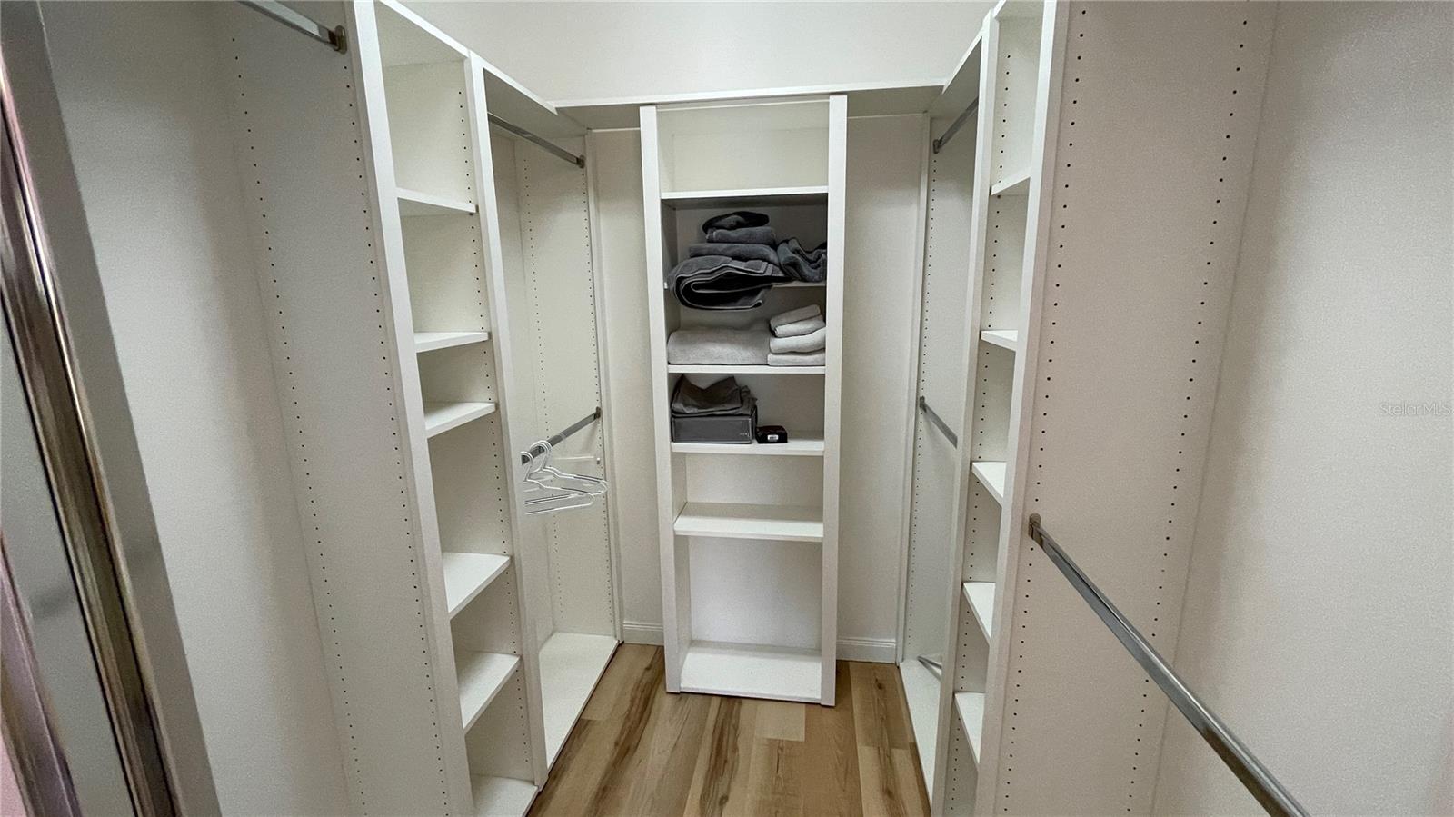 7677 BERGAMO AVE, SARASOTA, FL, 34238