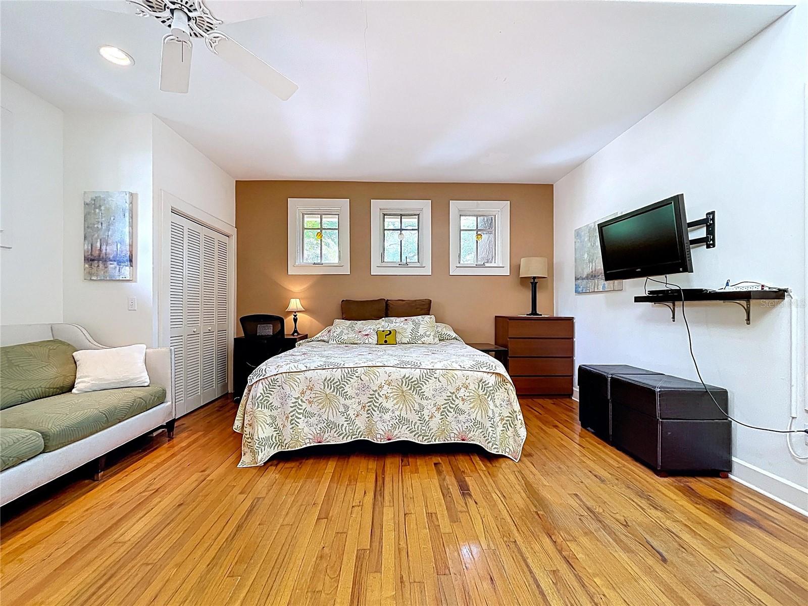 1001 E CRAWFORD ST, TAMPA, FL, 33604