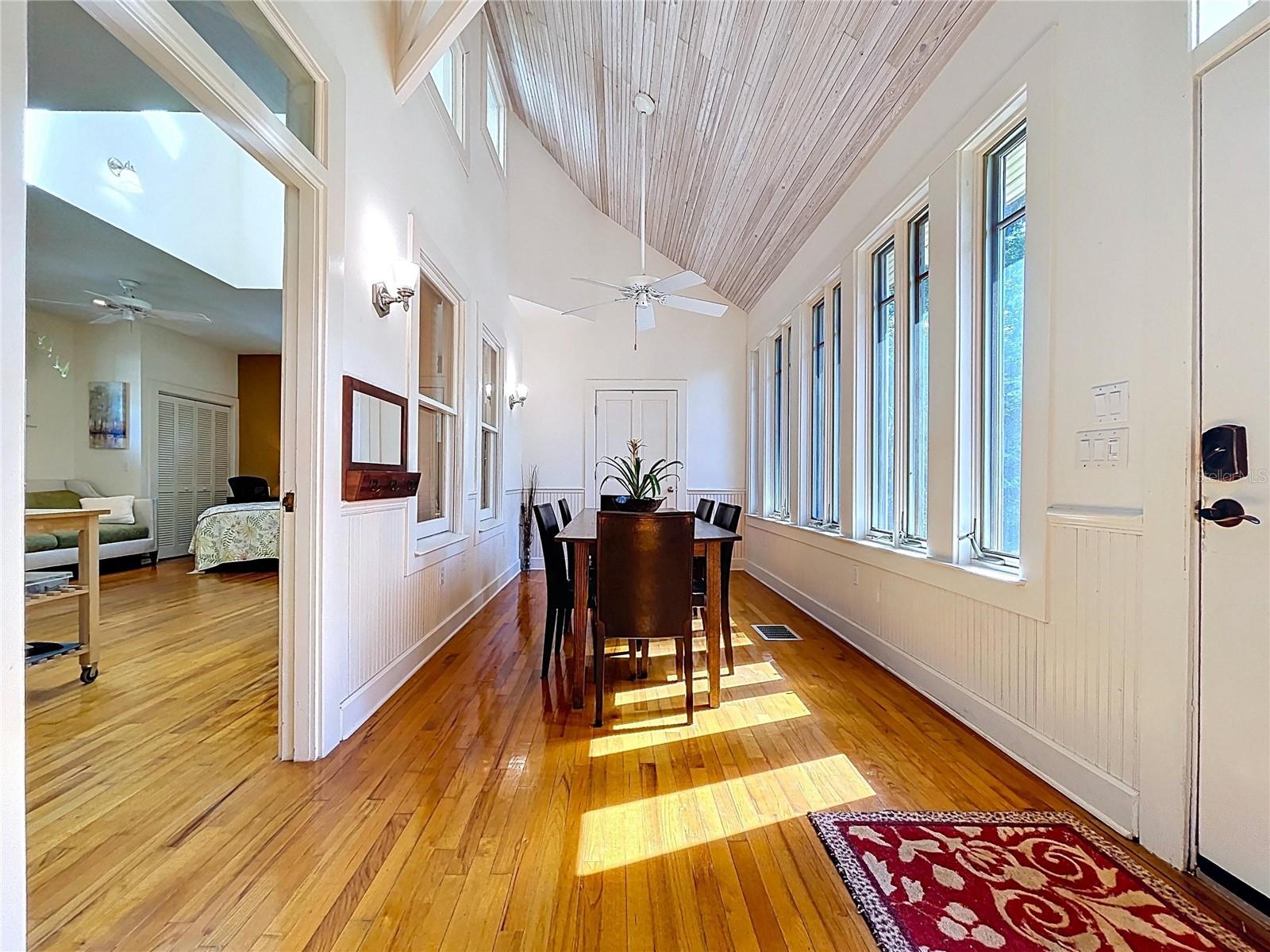 1001 E CRAWFORD ST, TAMPA, FL, 33604