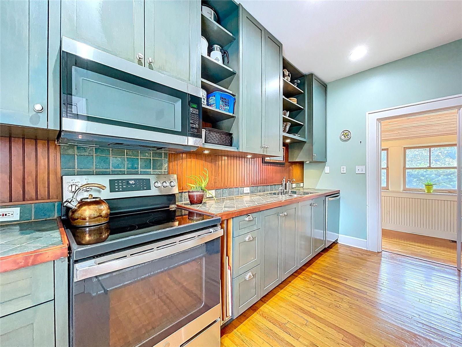 1001 E CRAWFORD ST, TAMPA, FL, 33604