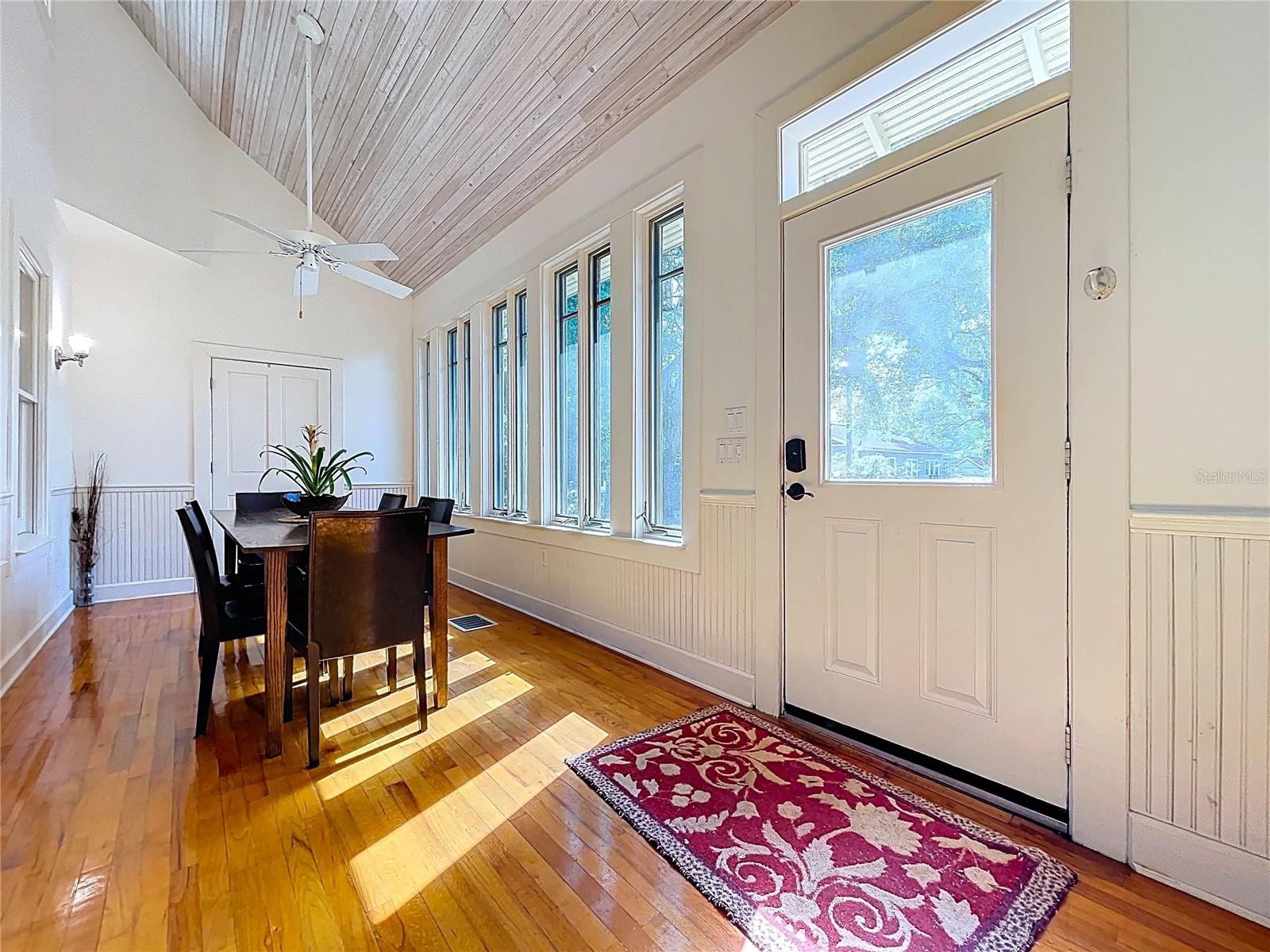 1001 E CRAWFORD ST, TAMPA, FL, 33604