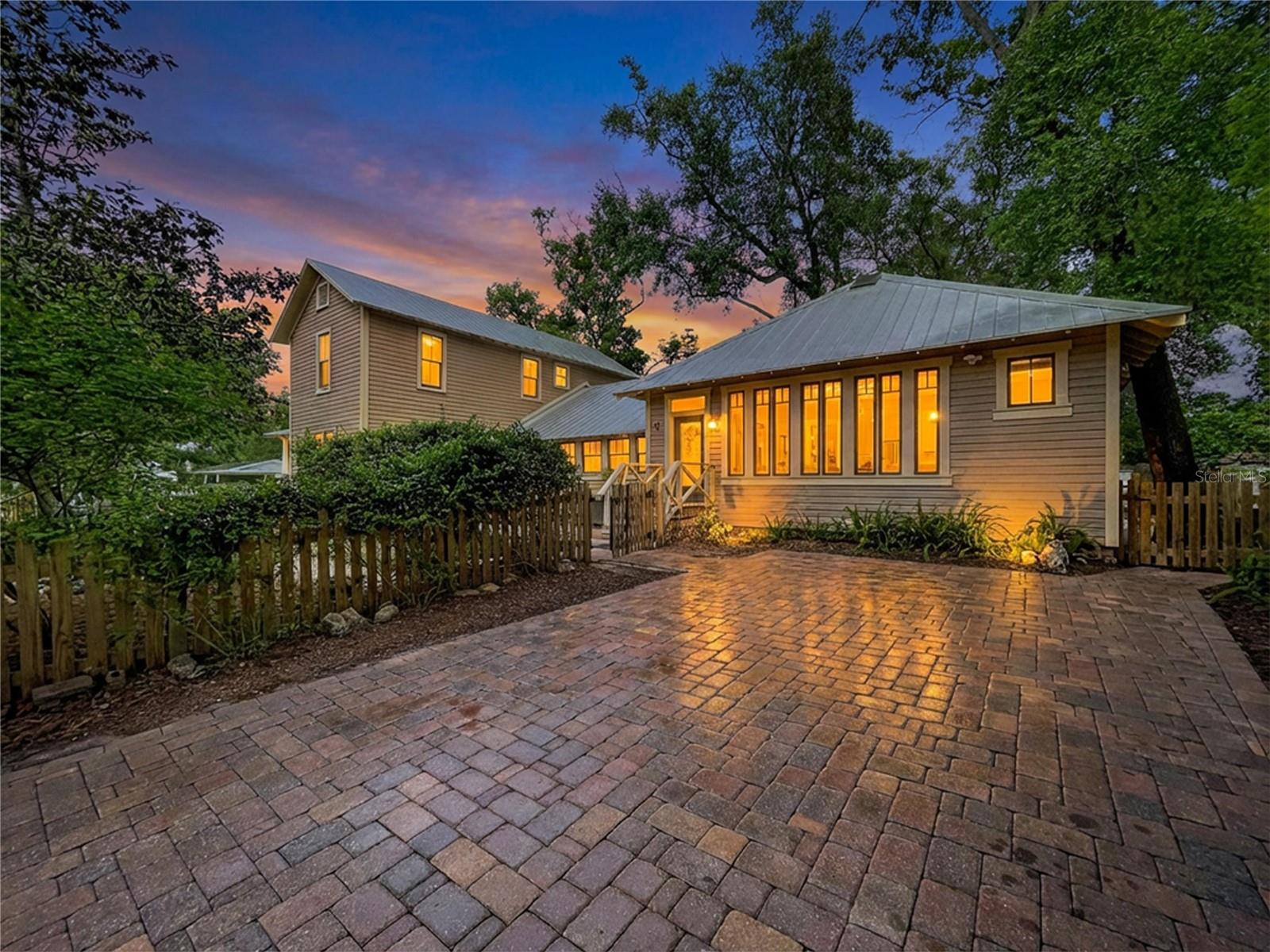 1001 E CRAWFORD ST, TAMPA, FL, 33604