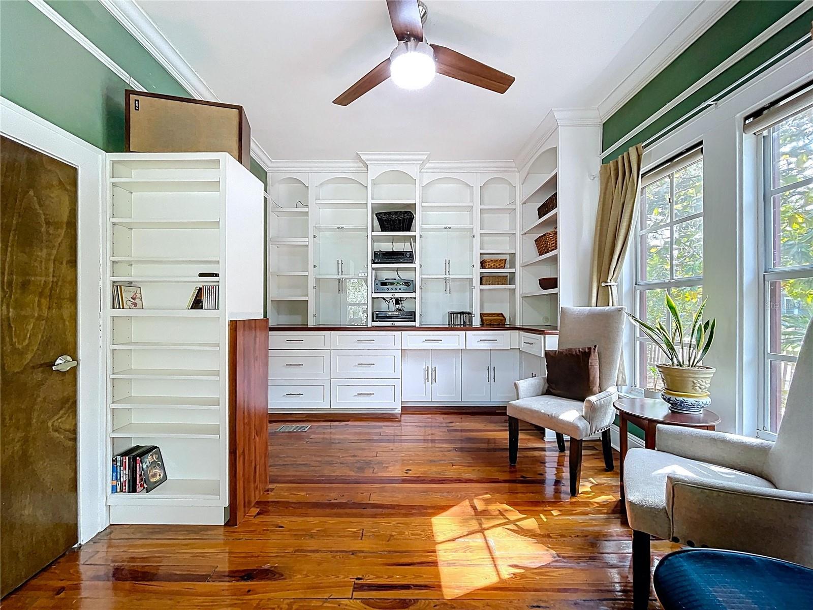 1001 E CRAWFORD ST, TAMPA, FL, 33604