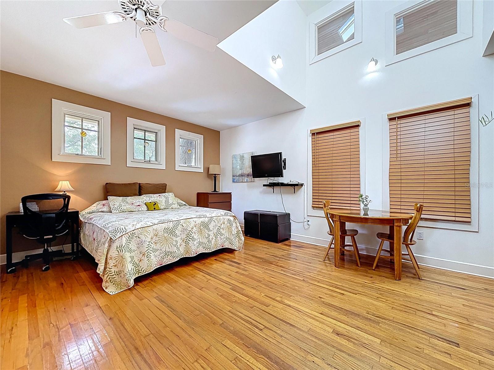 1001 E CRAWFORD ST, TAMPA, FL, 33604