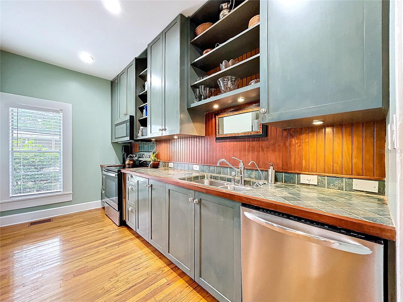 1001 E CRAWFORD ST, TAMPA, FL, 33604