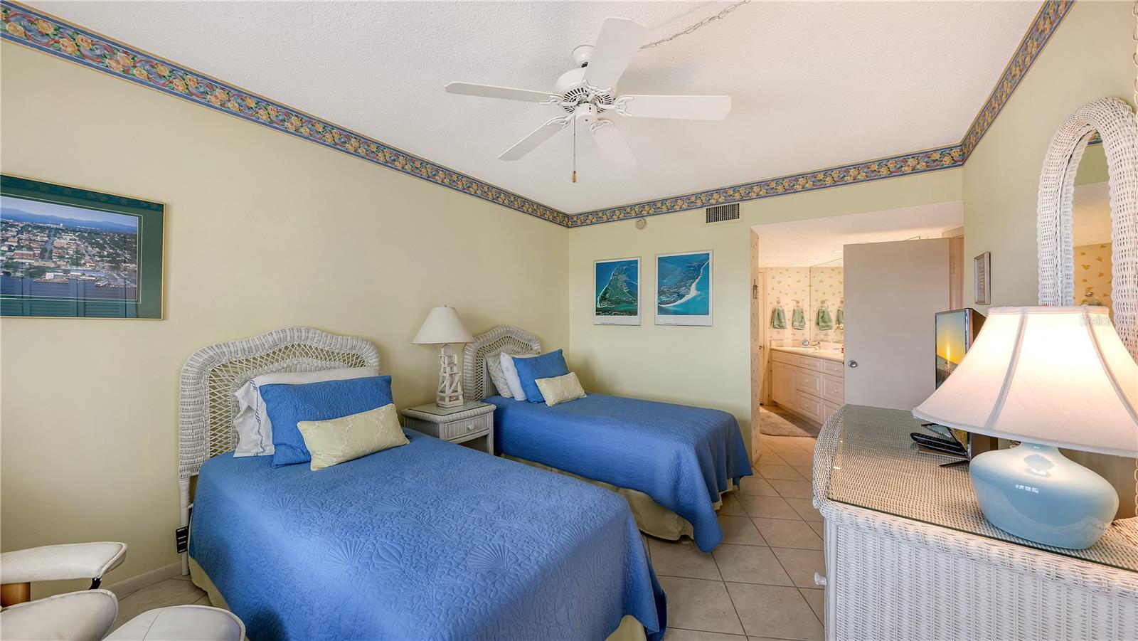 4825 GULF OF MEXICO DR #504, LONGBOAT KEY, FL, 34228