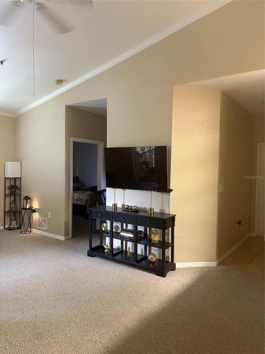 10213 COURTNEY PALMS BLVD #301, TAMPA, FL, 33619