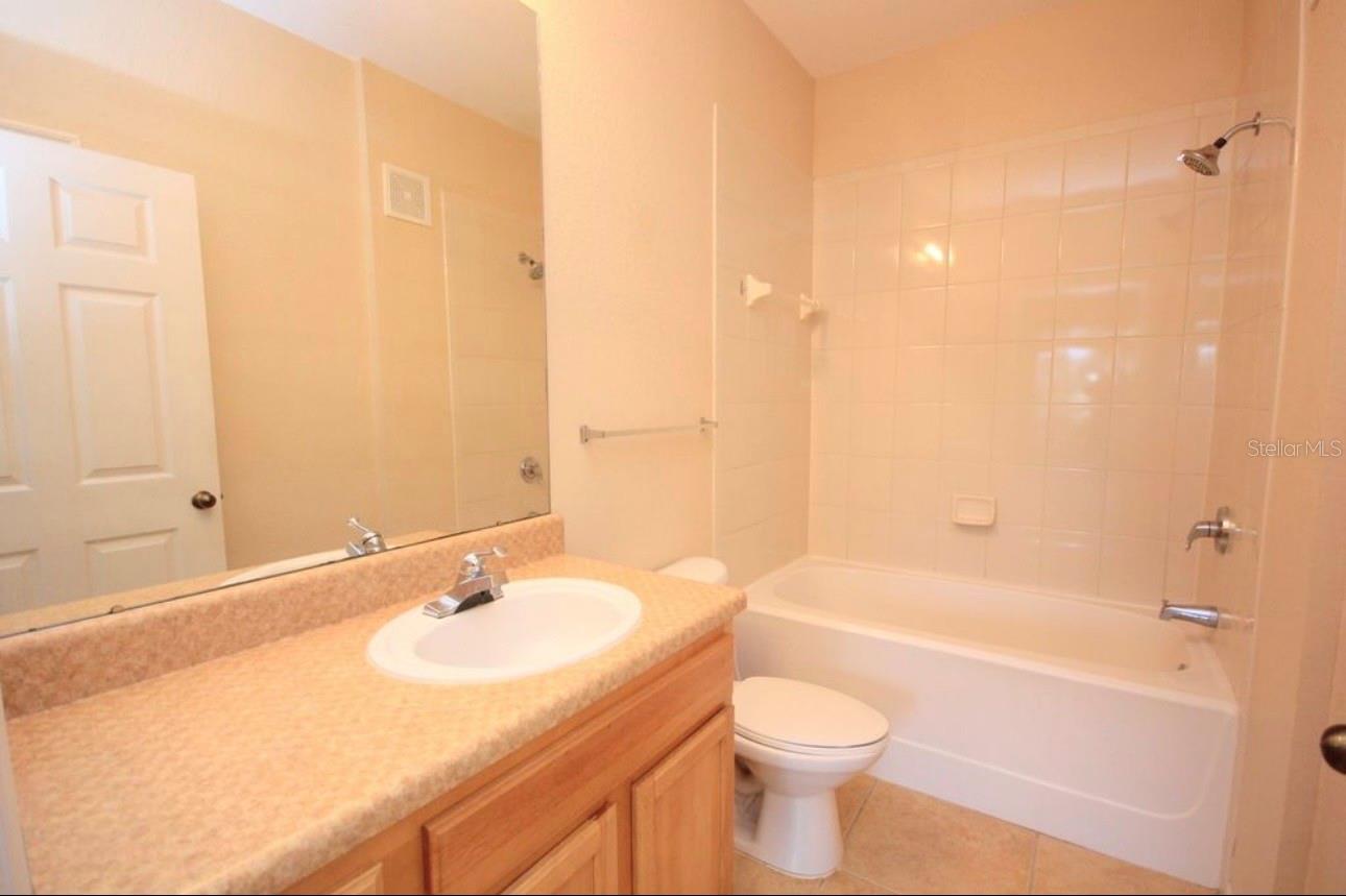 10213 COURTNEY PALMS BLVD #301, TAMPA, FL, 33619