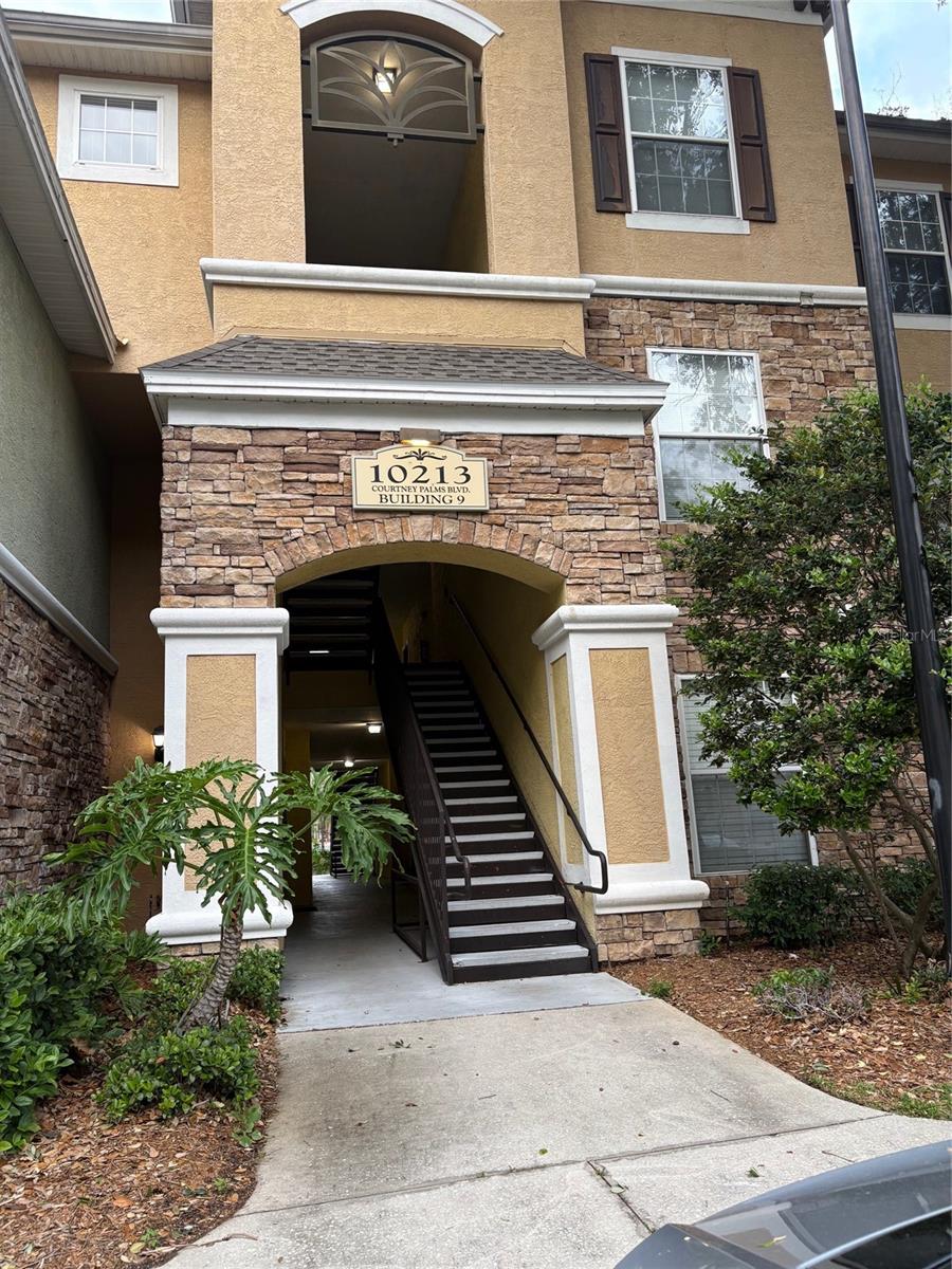 10213 COURTNEY PALMS BLVD #301, TAMPA, FL, 33619