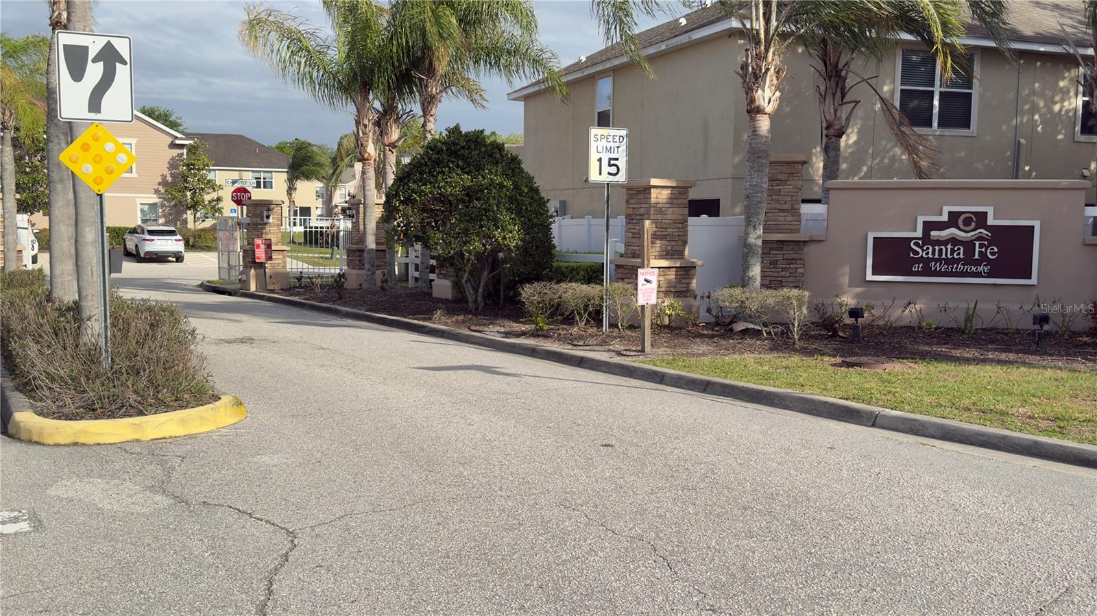 27507 DESERT WILLOW WAY, WESLEY CHAPEL, FL, 33544