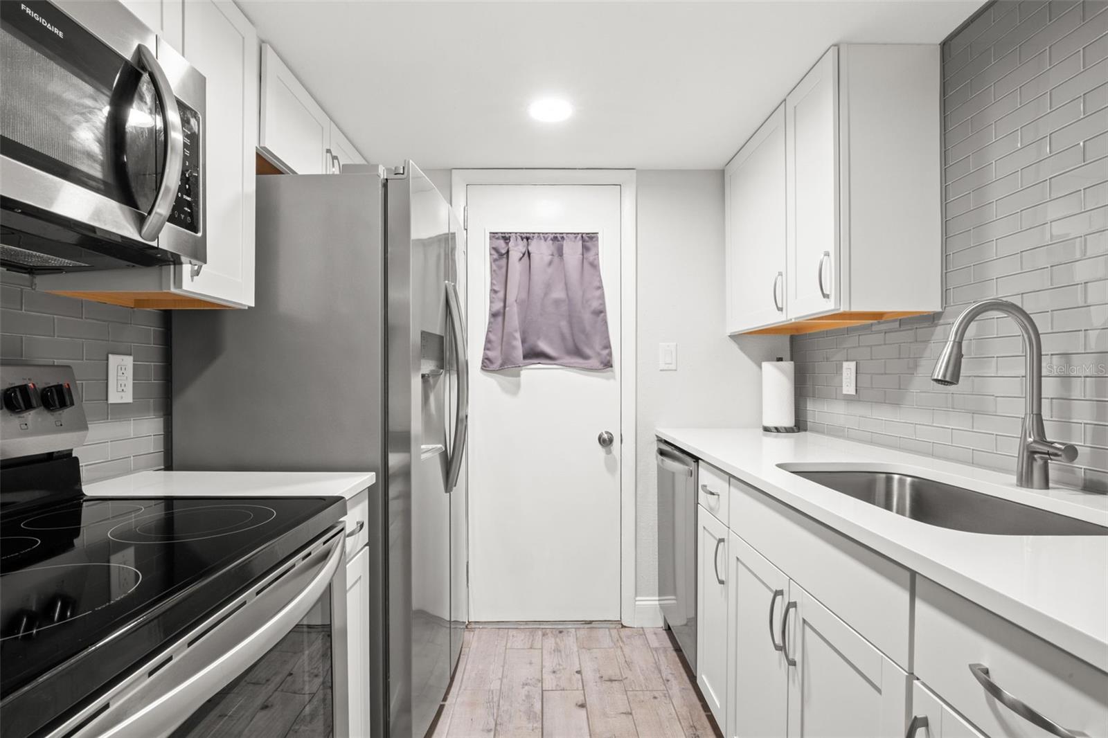 1147 KING ARTHUR CT #204, DUNEDIN, FL, 34698