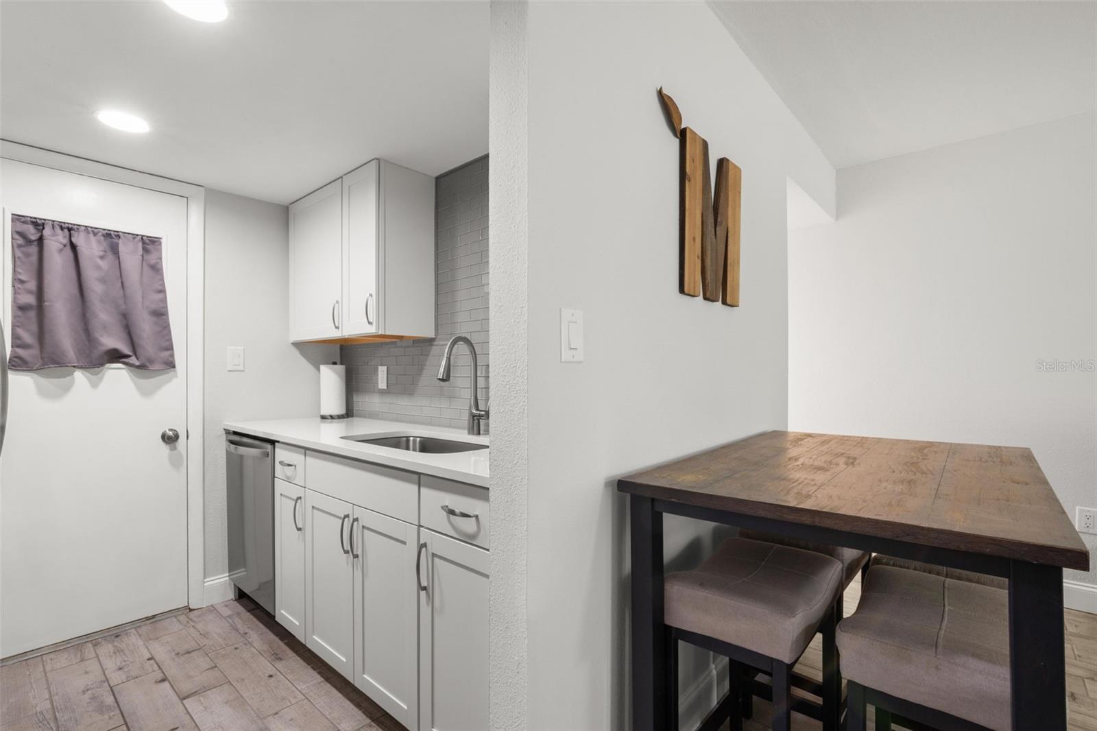 1147 KING ARTHUR CT #204, DUNEDIN, FL, 34698