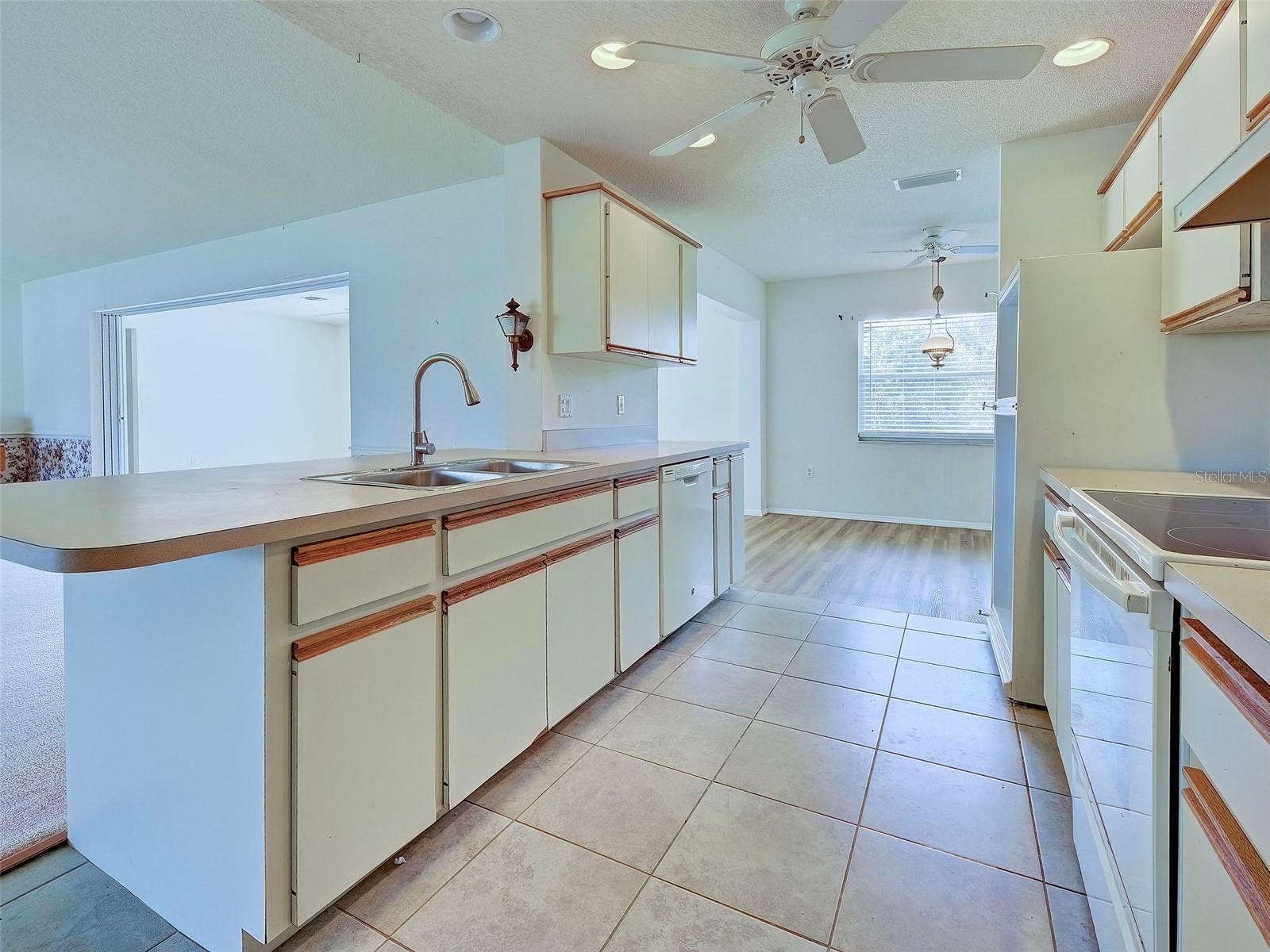 1537 CREST DR, ENGLEWOOD, FL, 34223