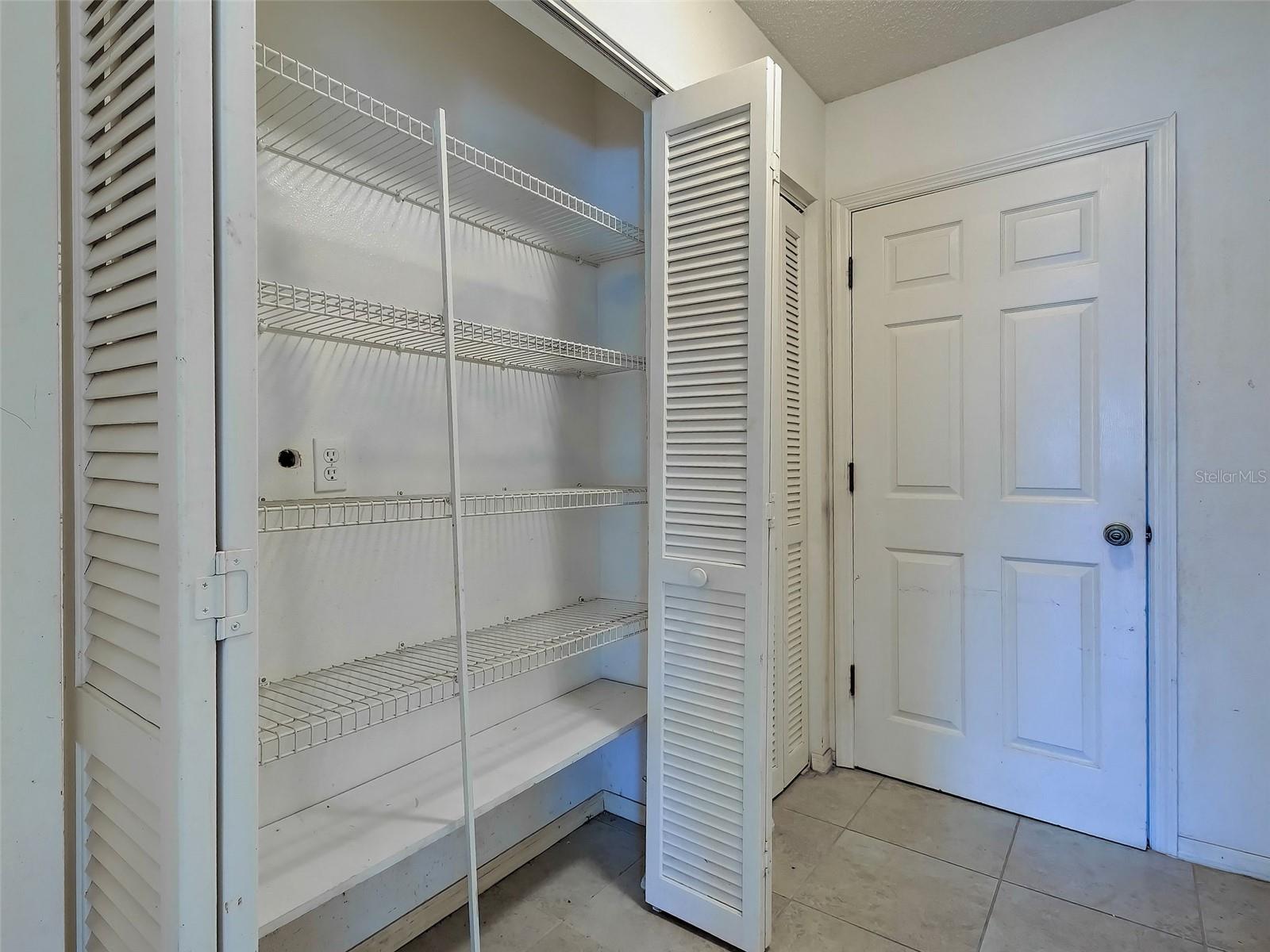 1537 CREST DR, ENGLEWOOD, FL, 34223