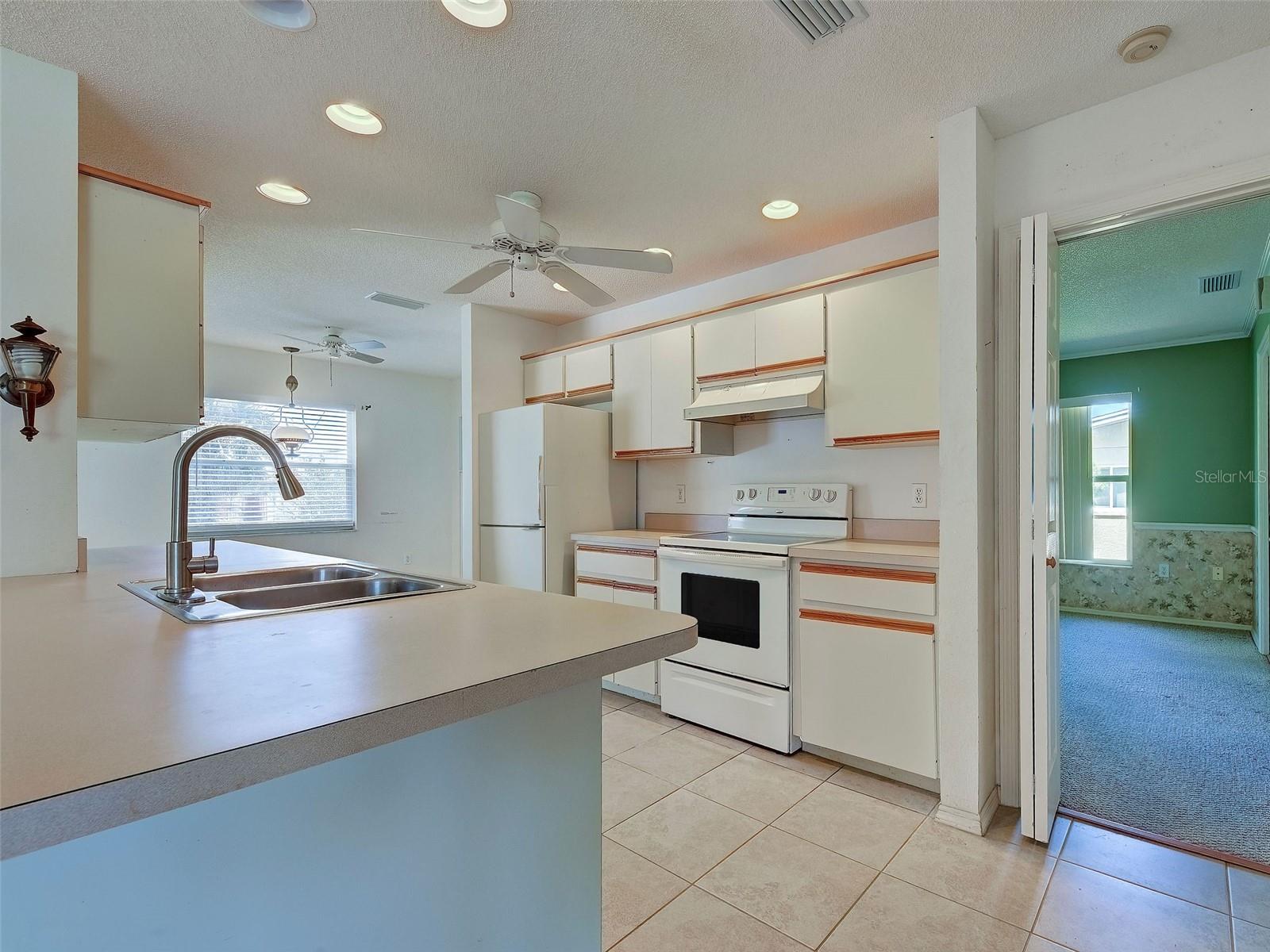 1537 CREST DR, ENGLEWOOD, FL, 34223