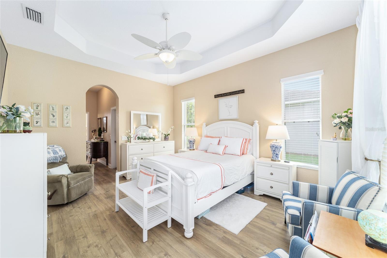 10174 LAKE MIONA WAY, OXFORD, FL, 34484