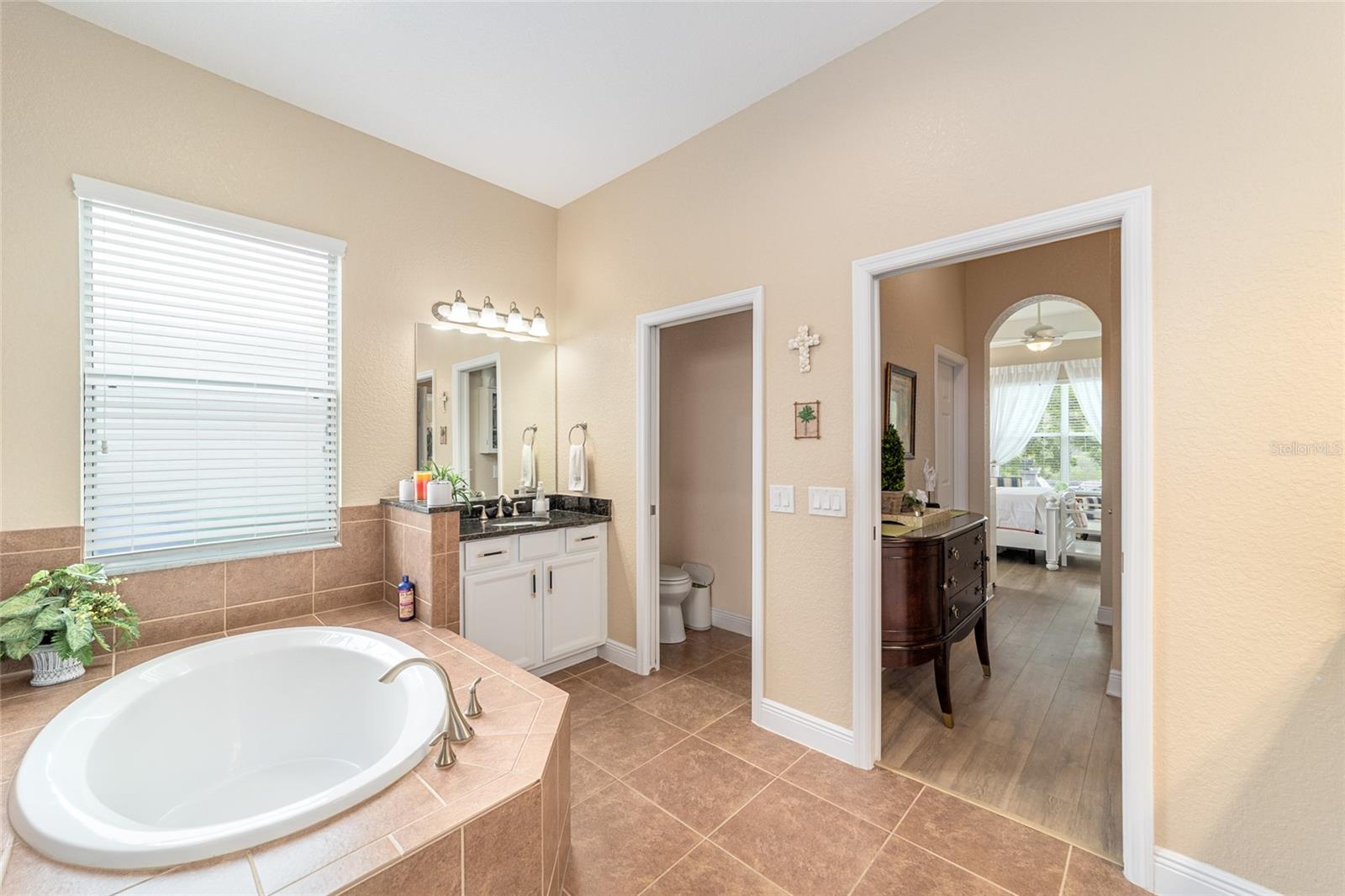 10174 LAKE MIONA WAY, OXFORD, FL, 34484