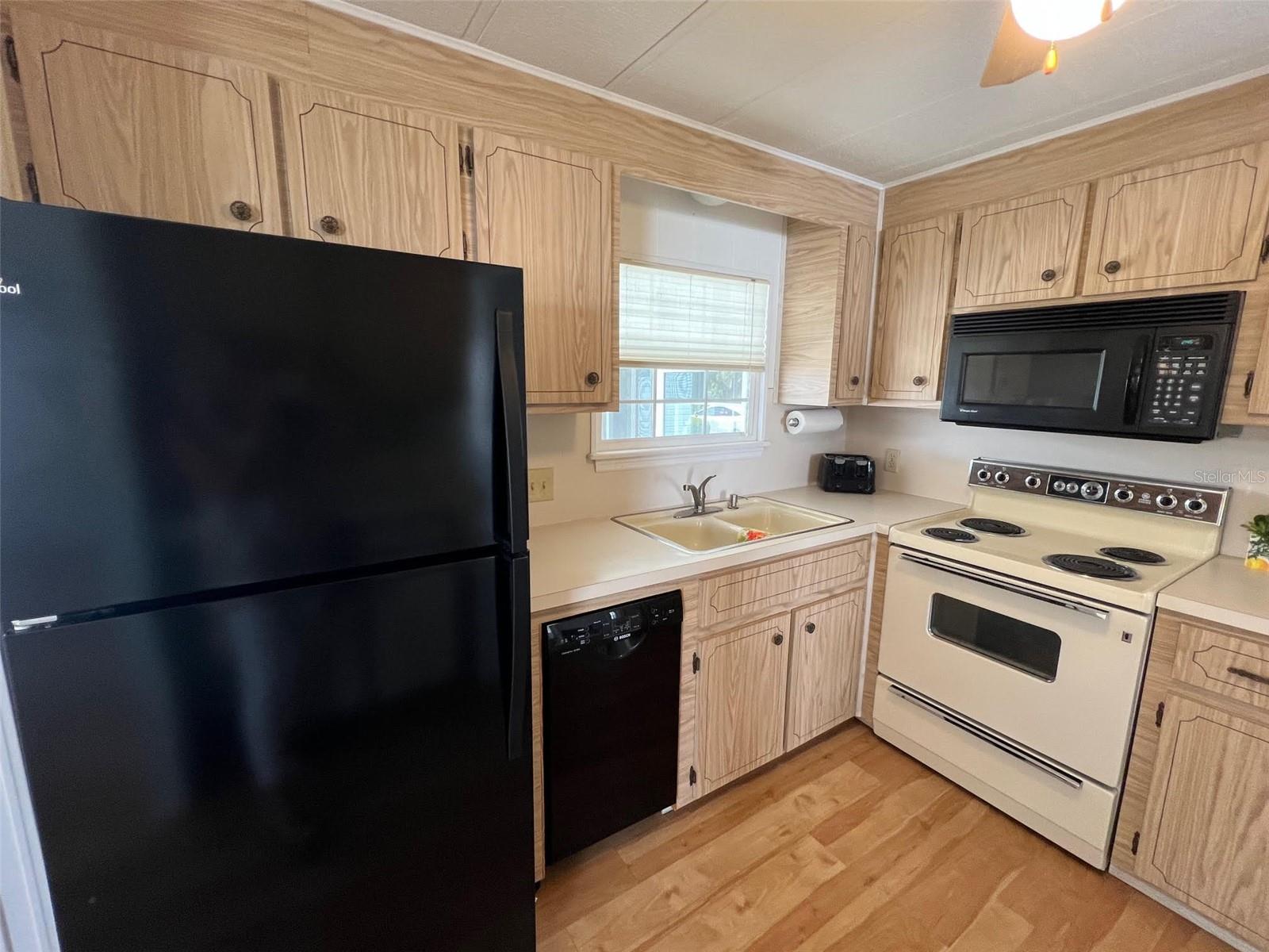 574 QUEEN PALM ST, LARGO, FL, 33778