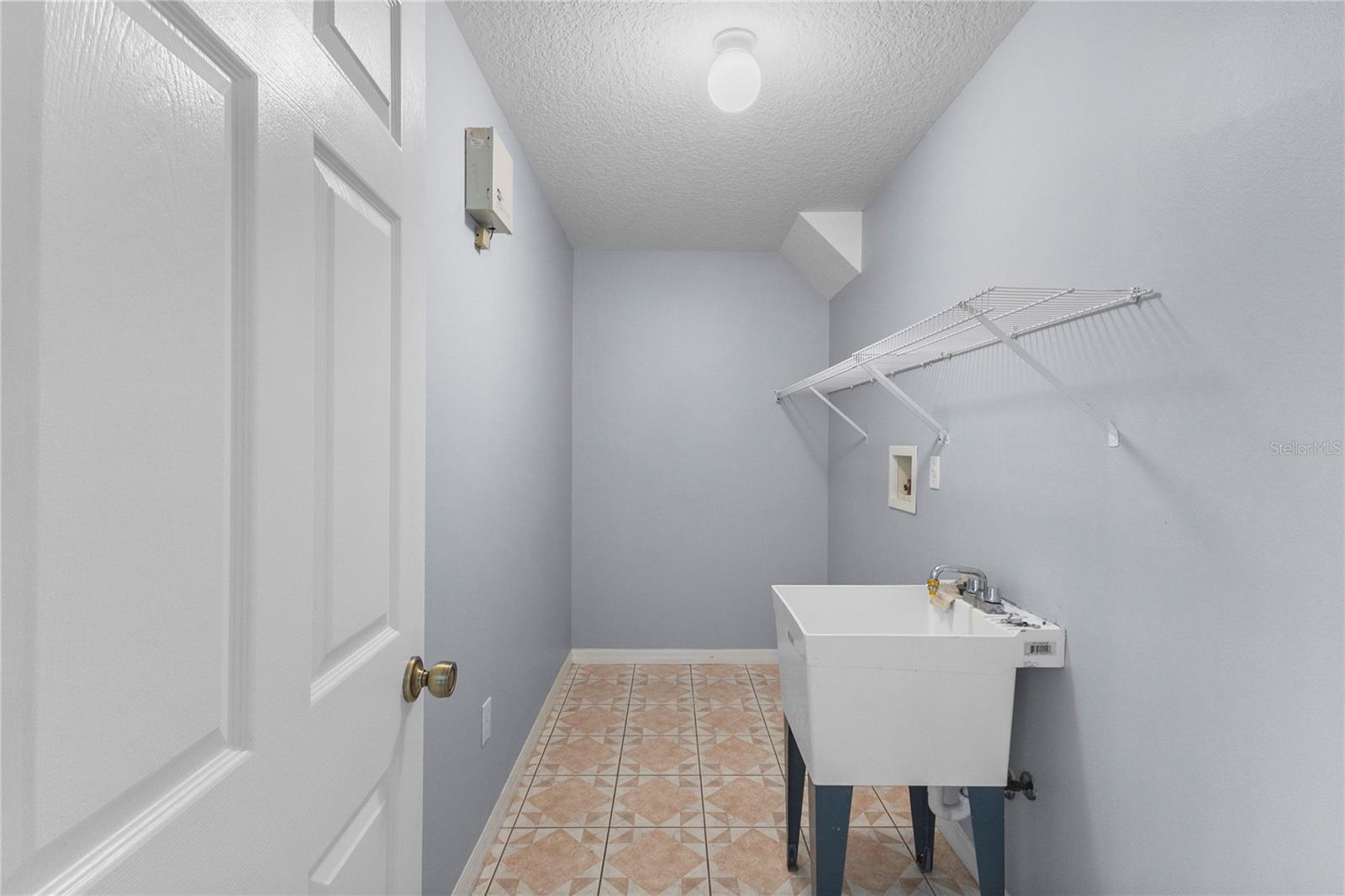 120 POINT OF WOODS DR, PALM COAST, FL, 32164