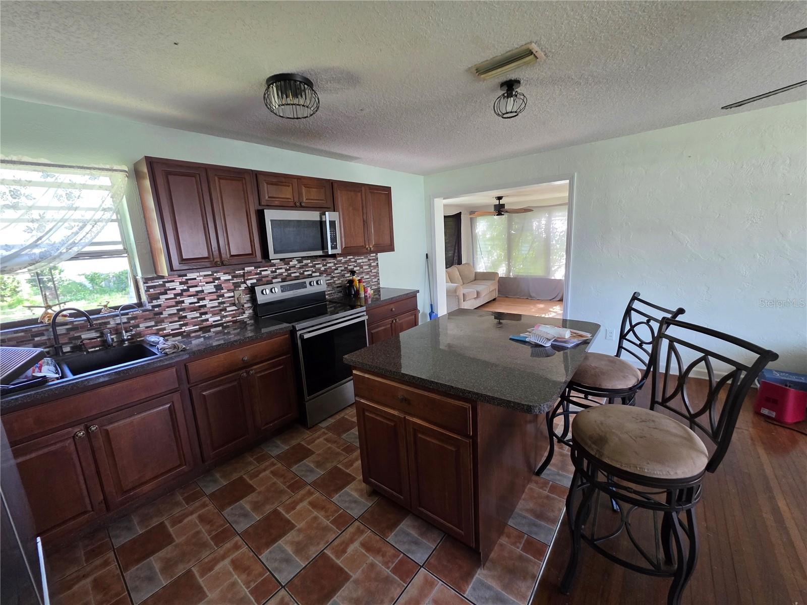 563 MARTHA DR, HOLLY HILL, FL, 32117