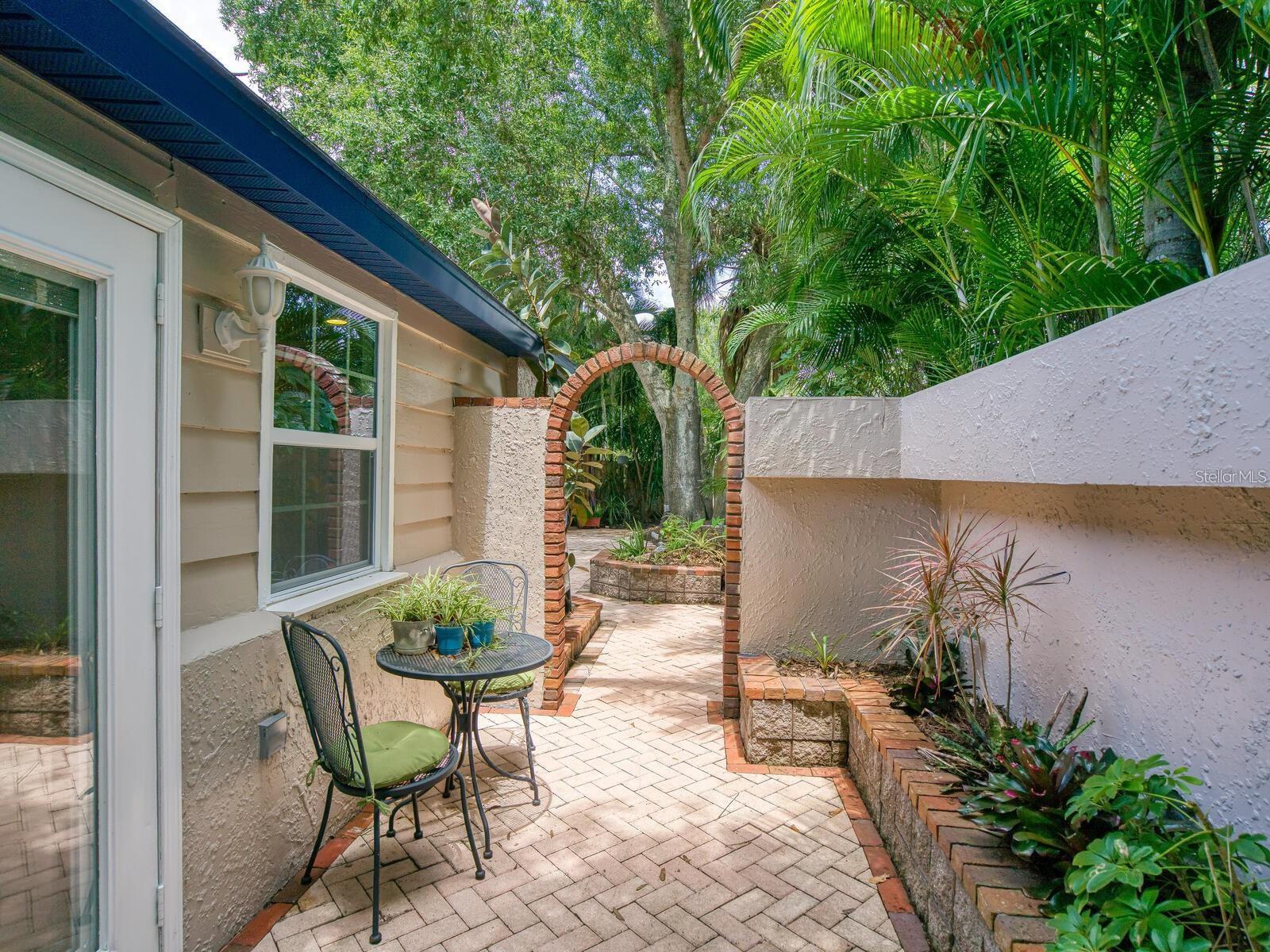 1127 S OSPREY AVE, SARASOTA, FL, 34236