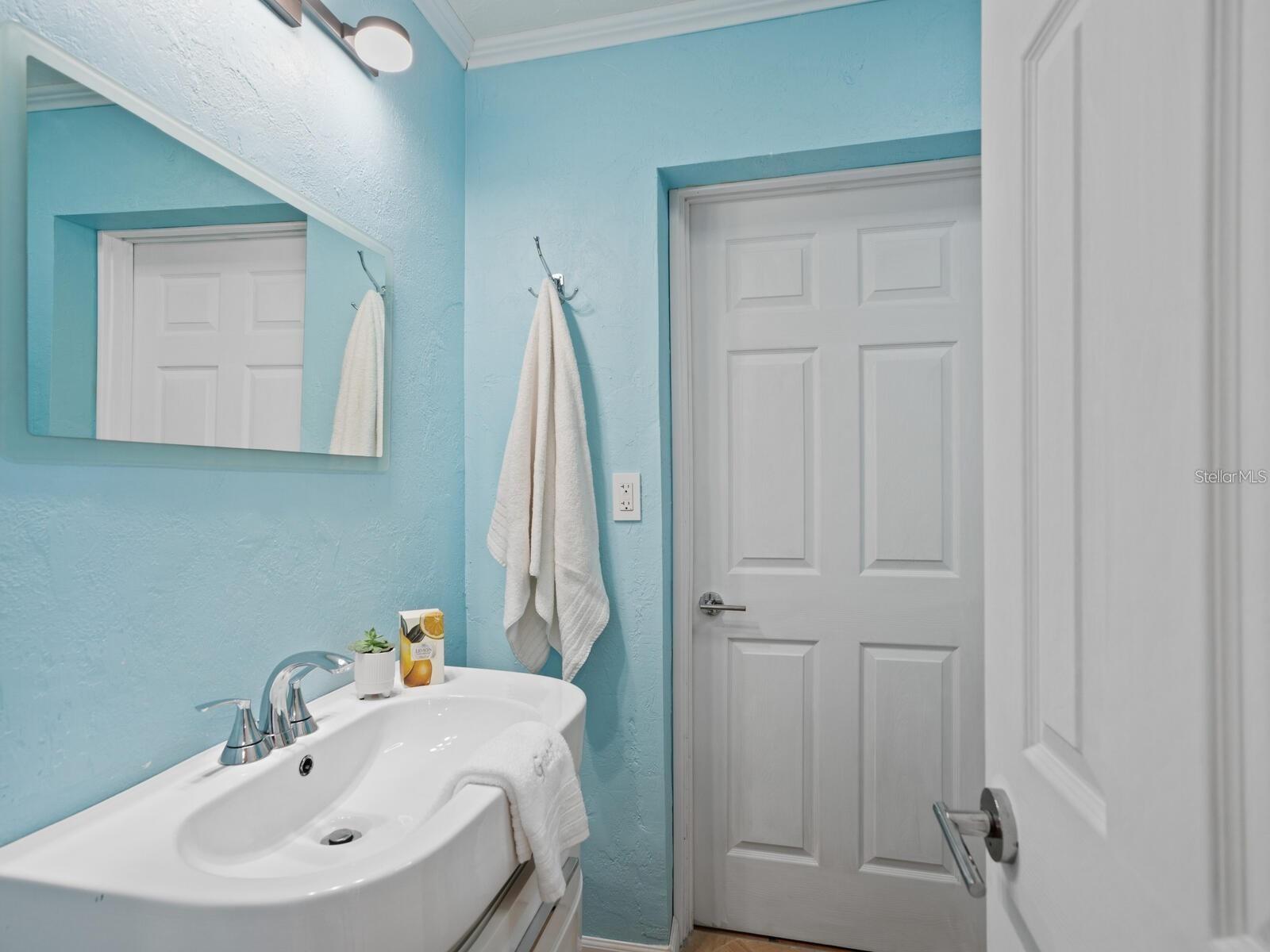 1127 S OSPREY AVE, SARASOTA, FL, 34236