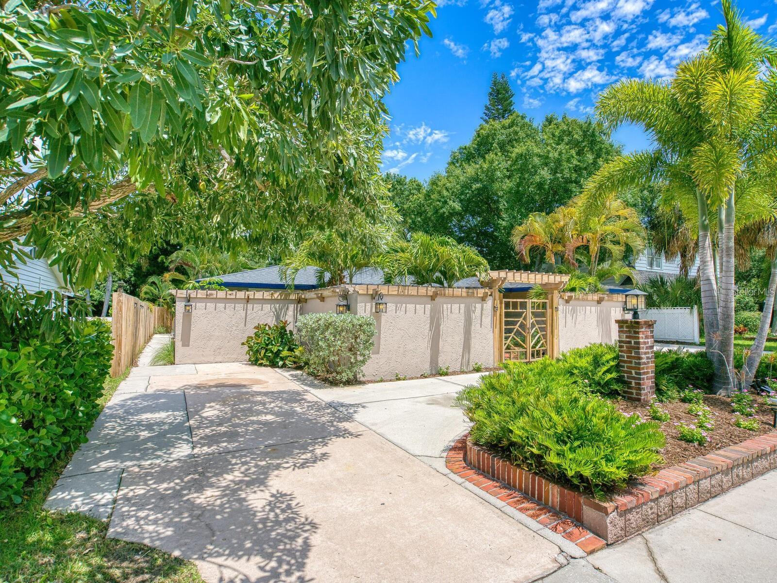 1127 S OSPREY AVE, SARASOTA, FL, 34236