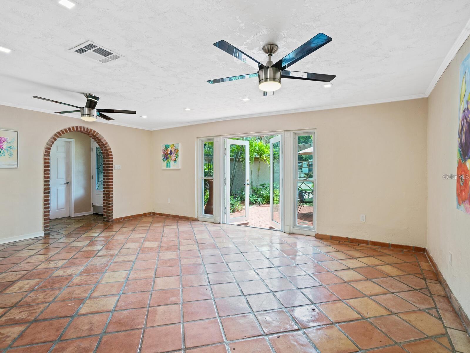 1127 S OSPREY AVE, SARASOTA, FL, 34236