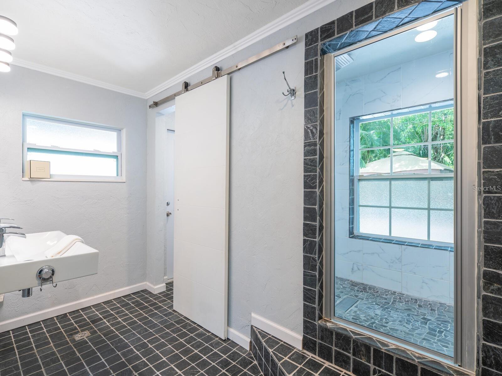 1127 S OSPREY AVE, SARASOTA, FL, 34236