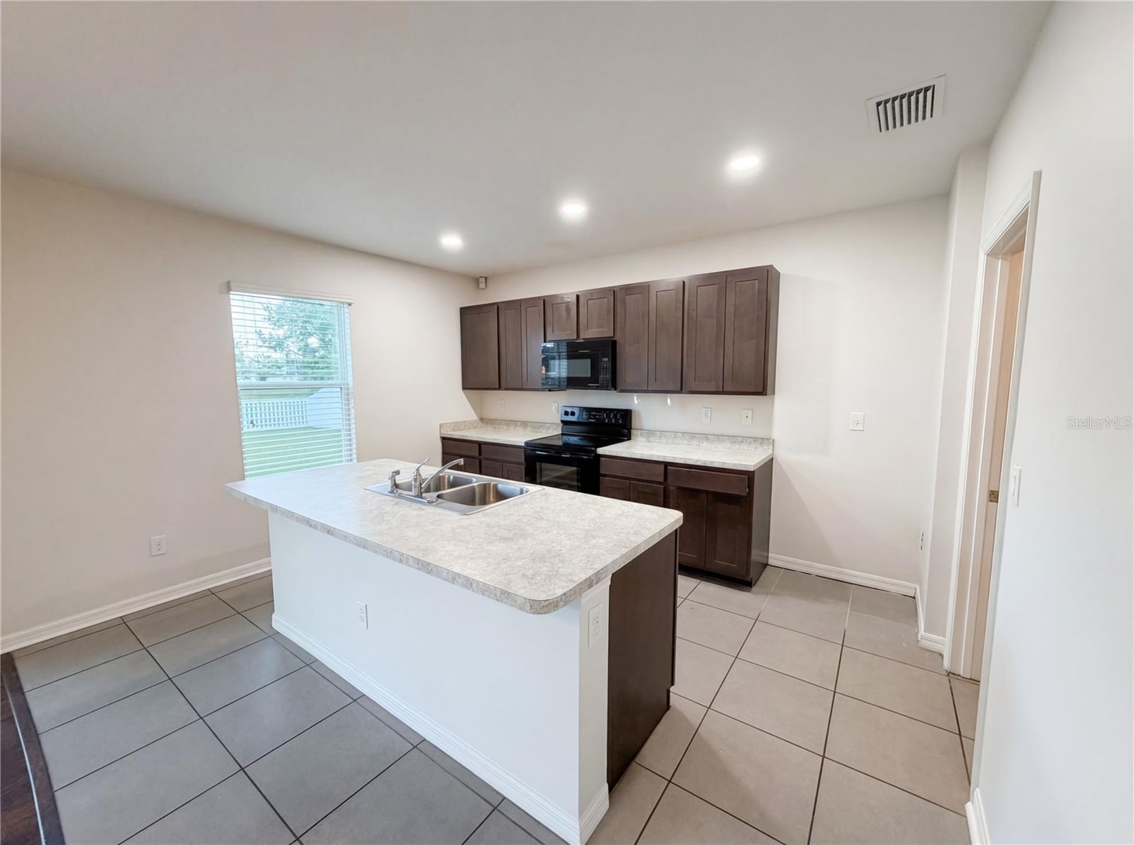 35687 HILLBROOK AVE, ZEPHYRHILLS, FL, 33541